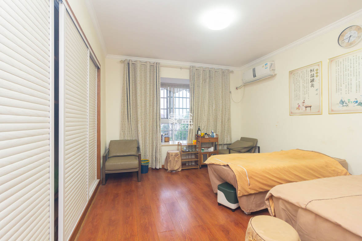 博雅湘水湾 3室2厅2卫 87.80万 博雅湘水湾 3室2厅2卫 87.80万卧室