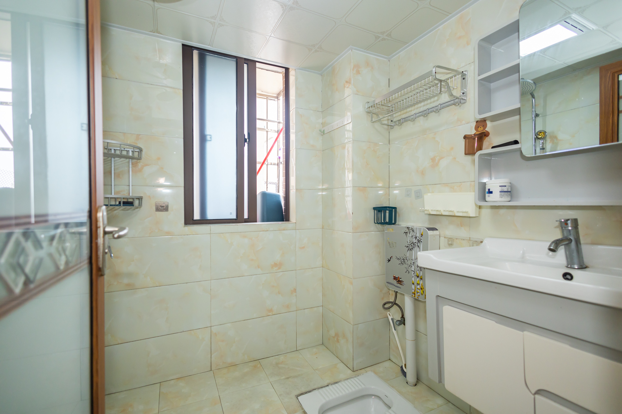 新长海广场 2室2厅1卫 58.2万 新长海广场 2室2厅1卫 58.2万卫生间