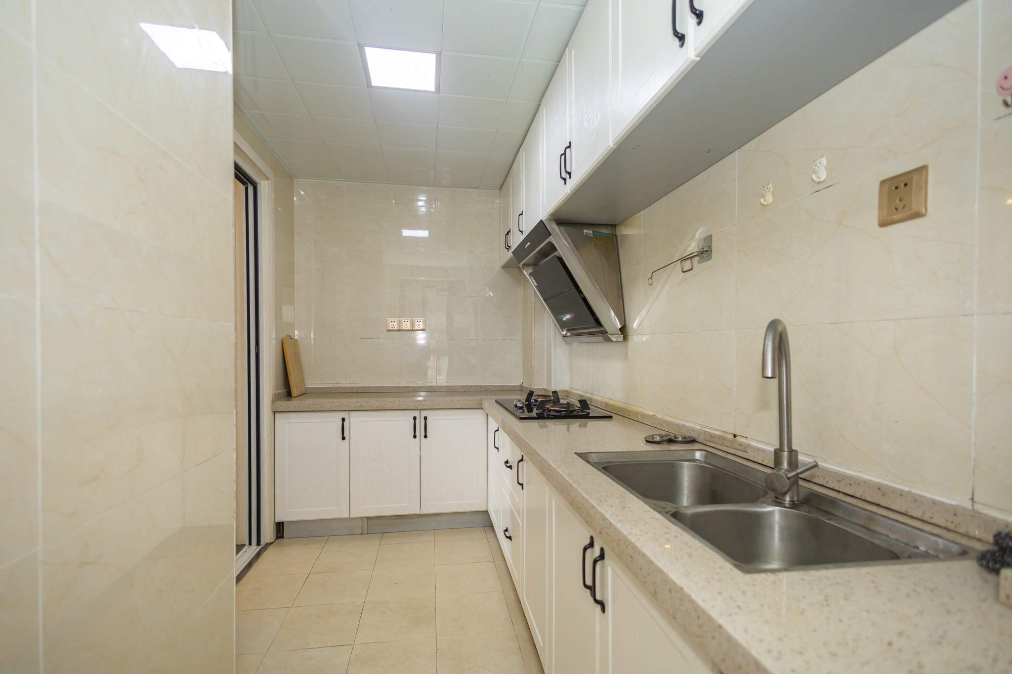 新长海广场  2室2厅1卫    58.8万 新长海广场  2室2厅1卫    58.8万厨房