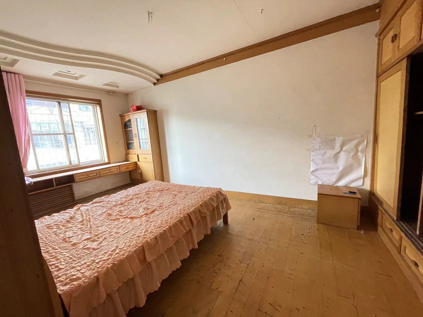 贺家土公交小区 3室2厅1卫 30.98万 贺家土公交小区 3室2厅1卫 30.98万室内图