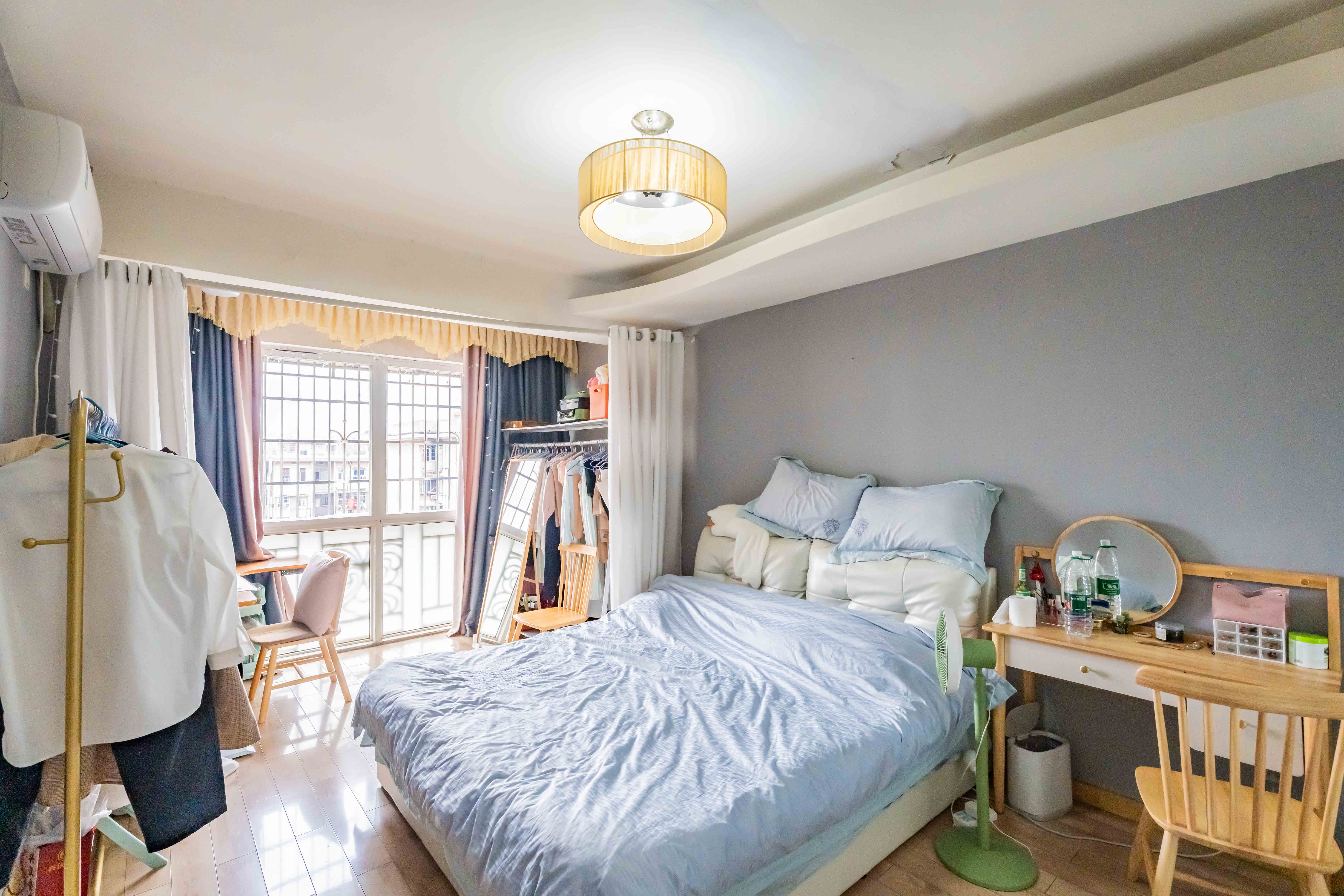 蒋家垅社区  3室2厅2卫   75.00万卧室