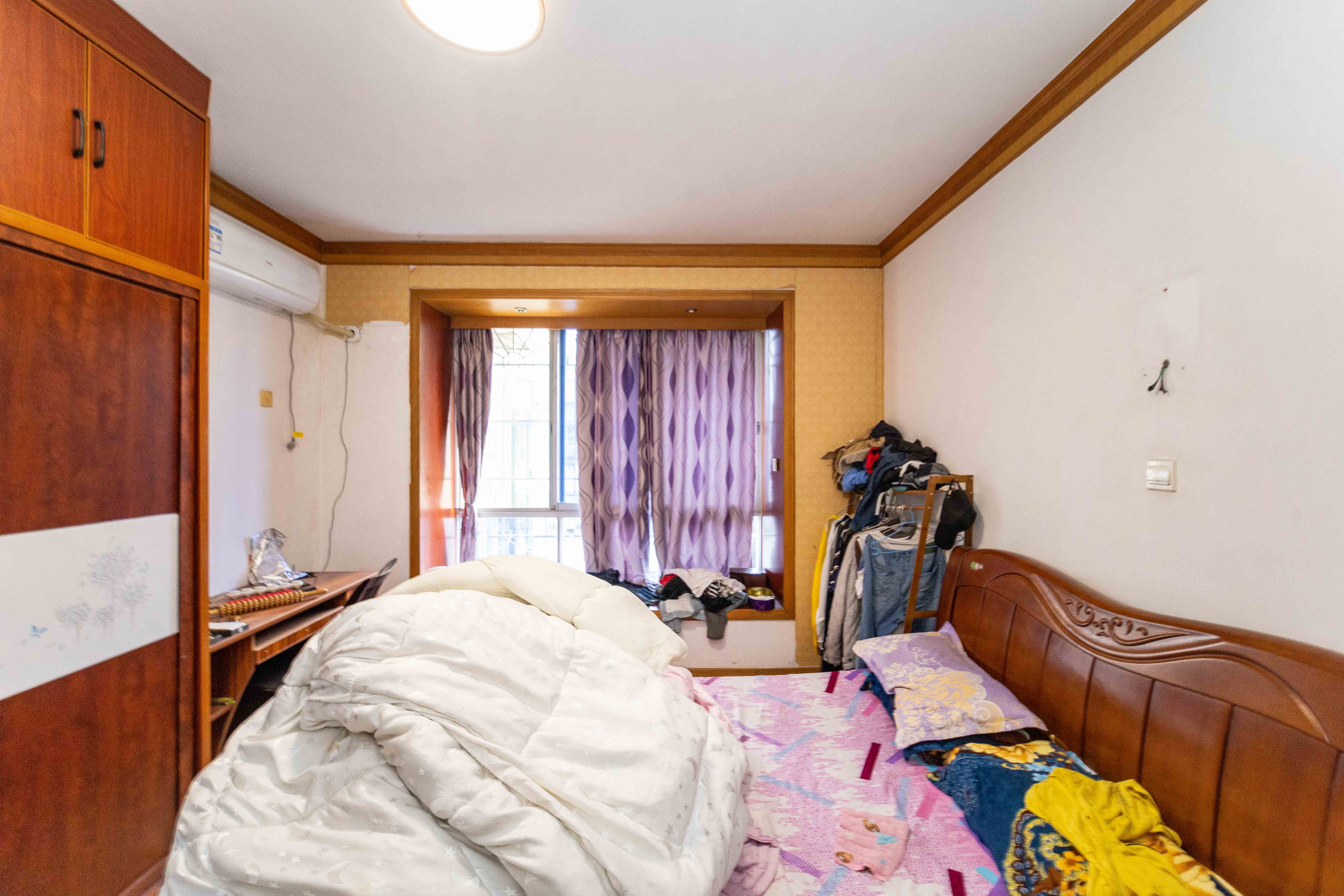 众立小区  3室2厅2卫   118.00万卧室