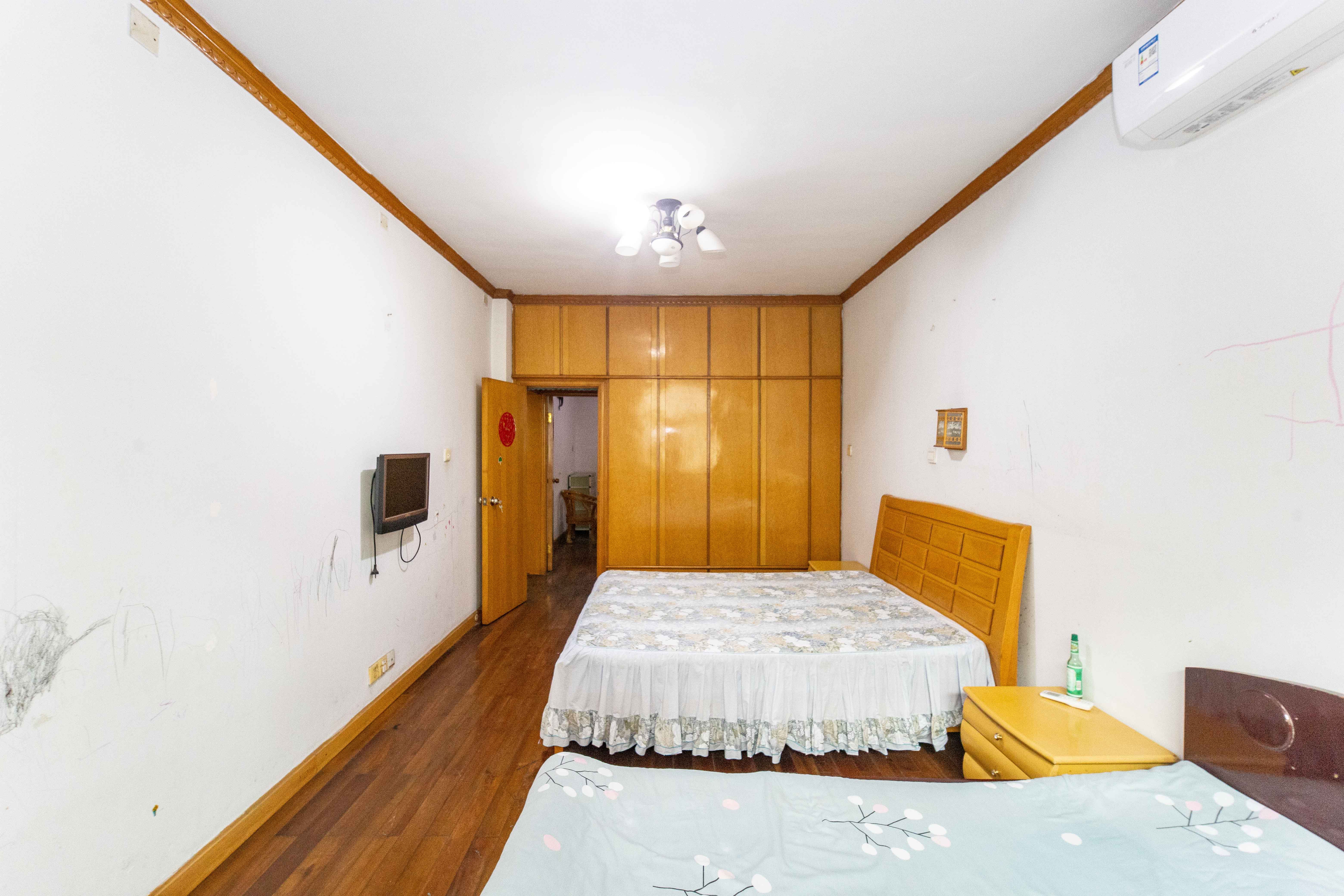 申湘花园  3室2厅1卫   48.80万卧室