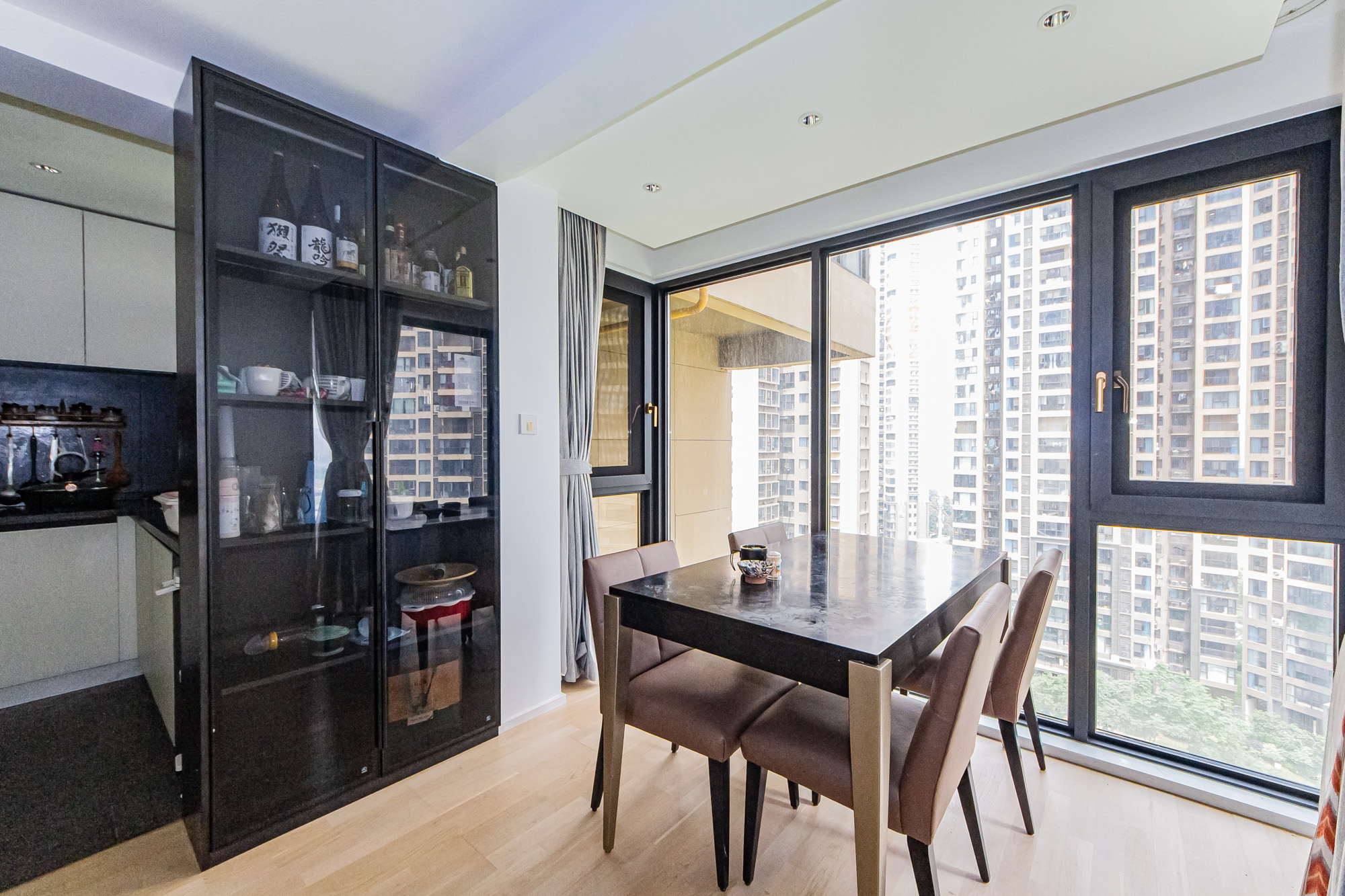 北辰三角洲C3区  4室2厅3卫    350.0万 北辰三角洲C3区  4室2厅3卫    350.0万客厅