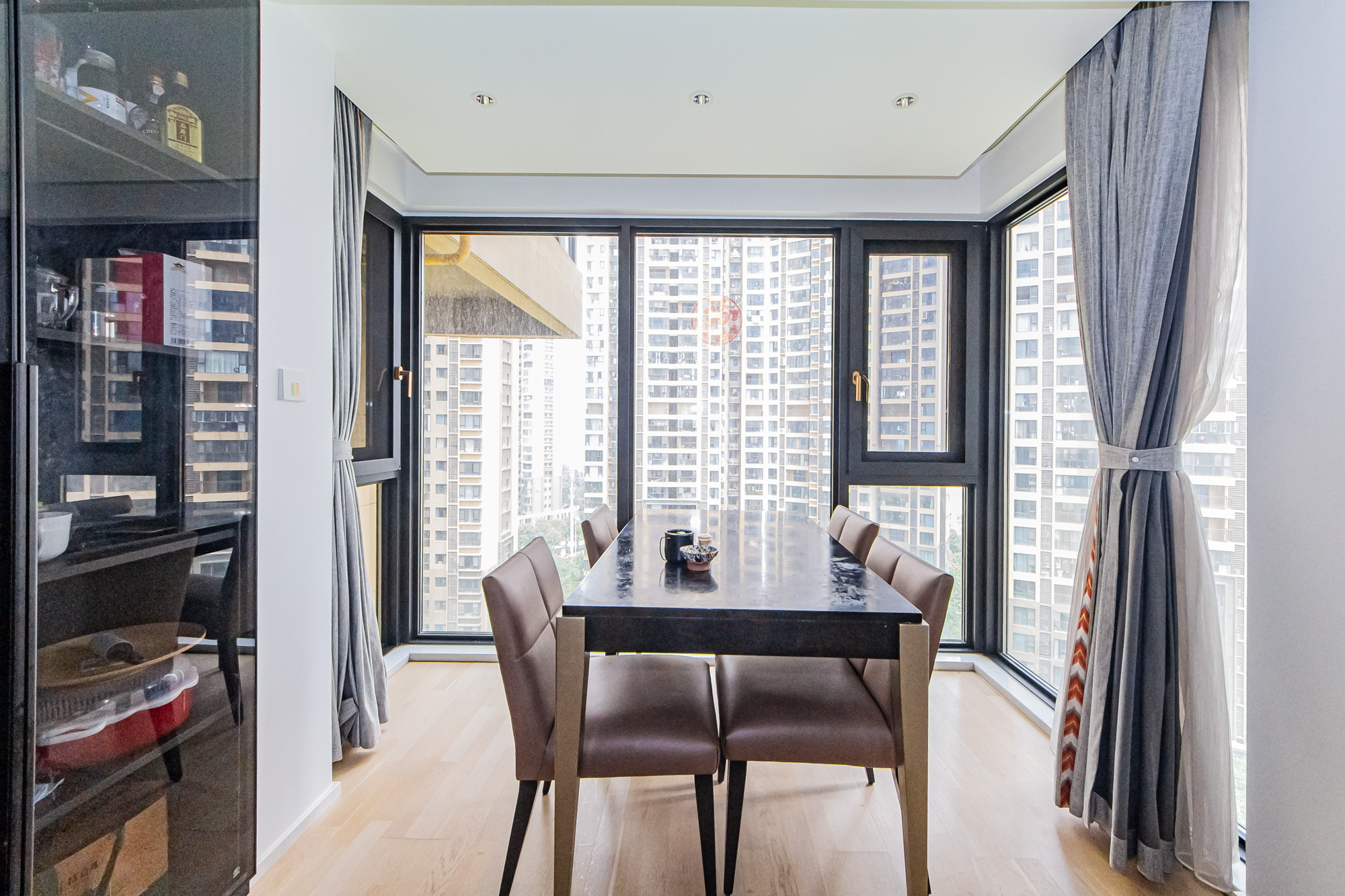 北辰三角洲C3区  4室2厅3卫    350.0万 北辰三角洲C3区  4室2厅3卫    350.0万客厅