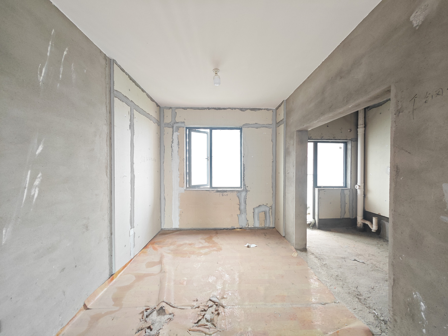 天翼花园(中国电信单位房)  4室2厅2卫    185.0万 天翼花园(中国电信单位房)  4室2厅2卫    185.0万客厅