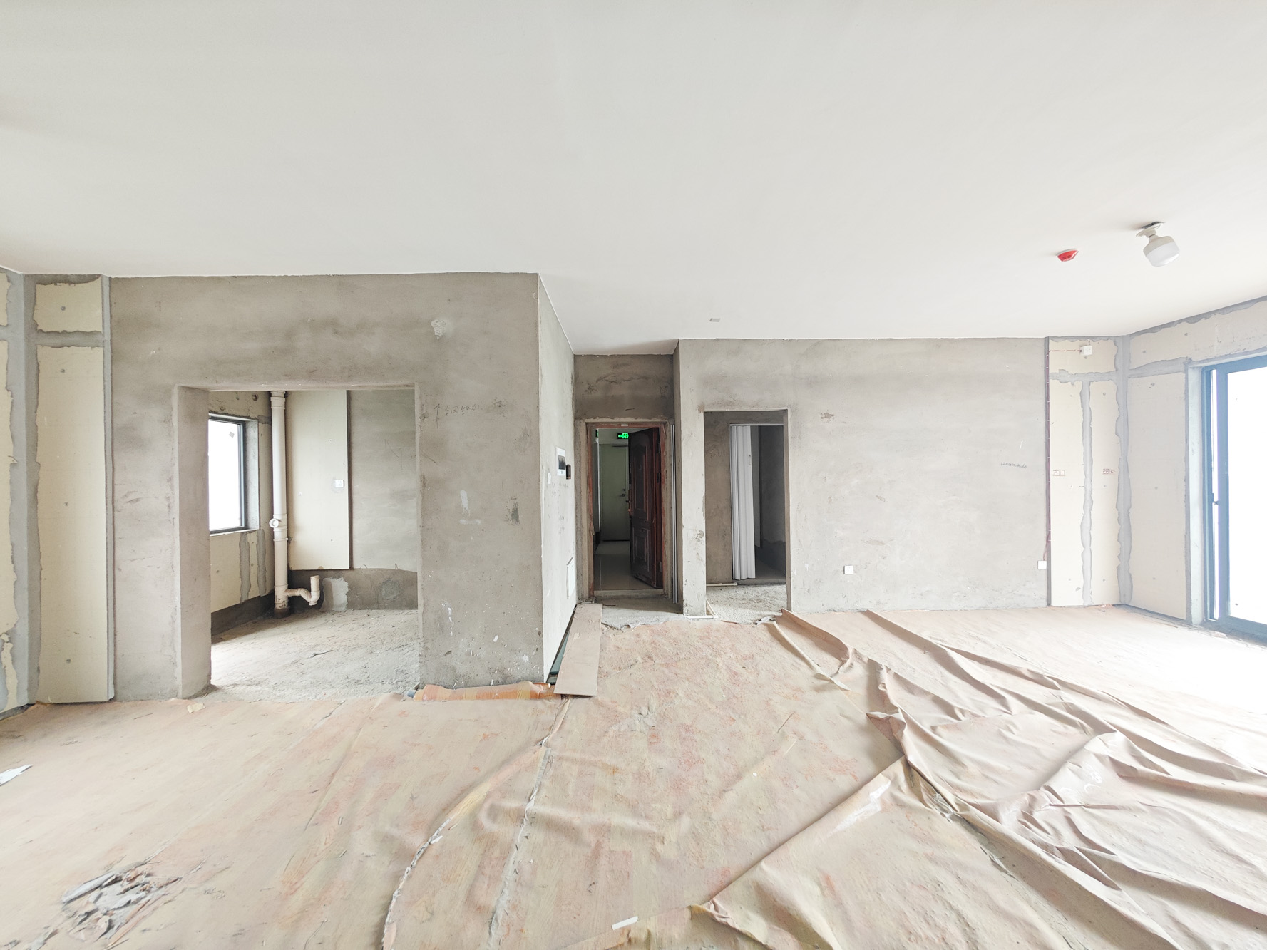 天翼花园(中国电信单位房)  4室2厅2卫    185.0万 天翼花园(中国电信单位房)  4室2厅2卫    185.0万客厅