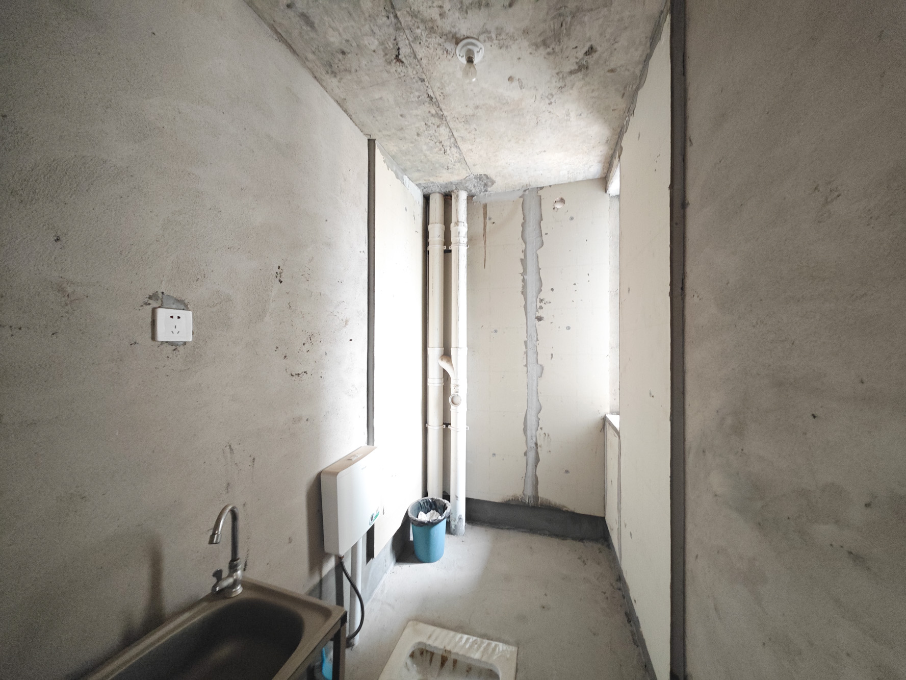 天翼花园(中国电信单位房)  4室2厅2卫    185.0万 天翼花园(中国电信单位房)  4室2厅2卫    185.0万卫生间