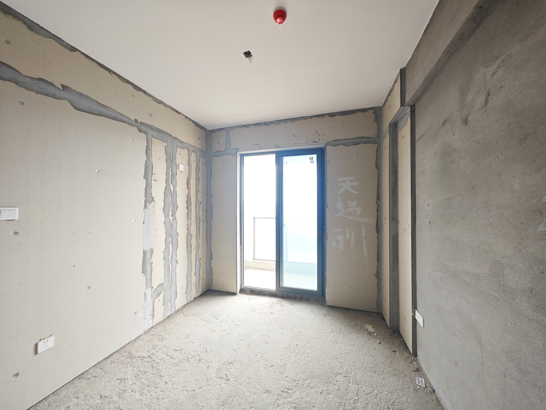 天翼花园(中国电信单位房)  4室2厅2卫    185.0万 天翼花园(中国电信单位房)  4室2厅2卫    185.0万卧室