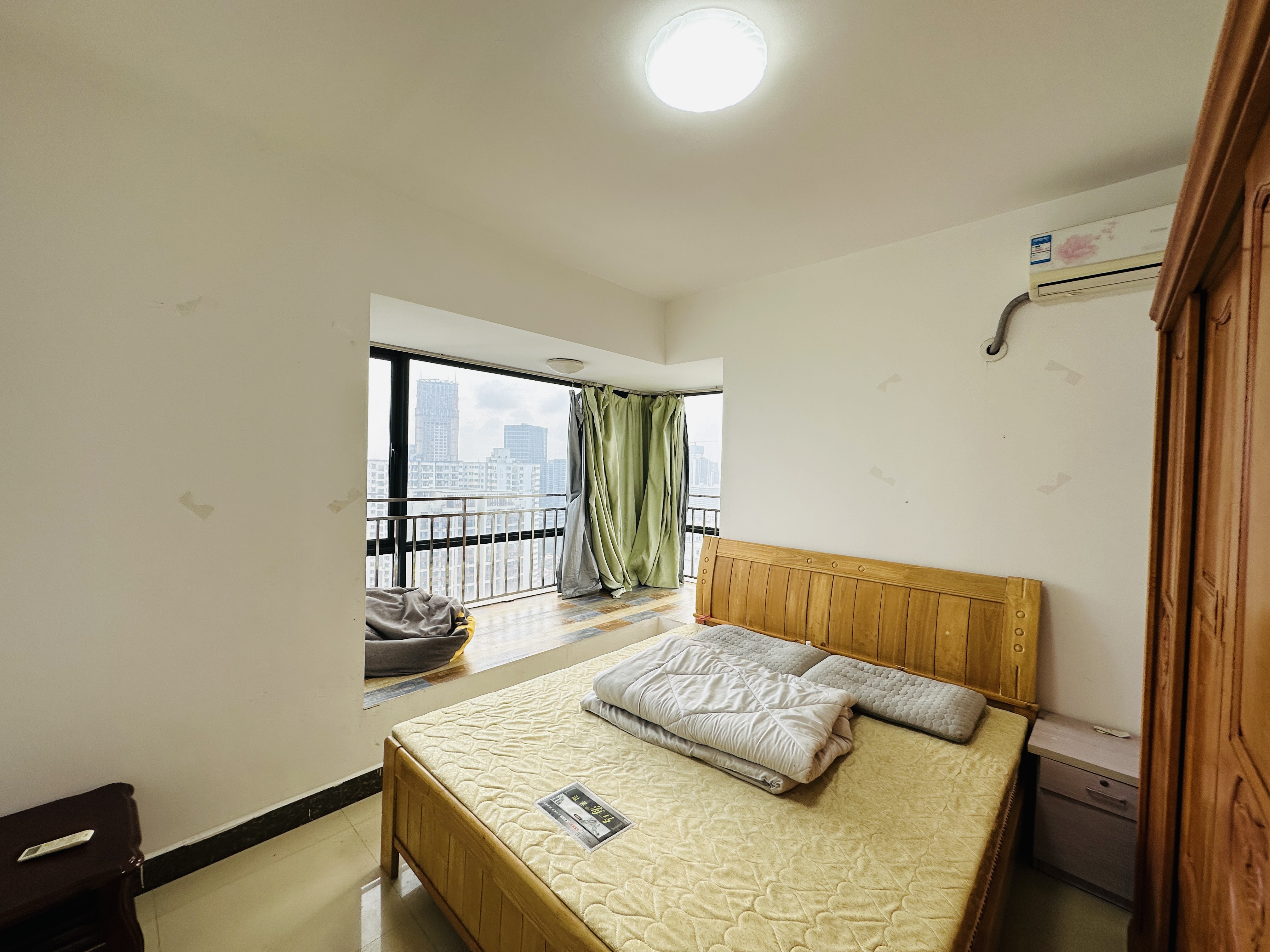 申鑫国际广场  1室1厅1卫    60.0万 申鑫国际广场  1室1厅1卫    60.0万卧室