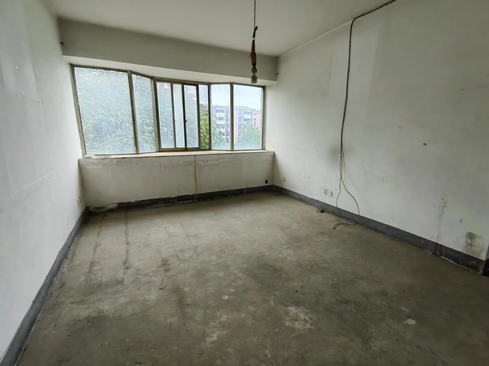 玉兰小区(建设一村)  2室1厅1卫    24.0万 玉兰小区(建设一村)  2室1厅1卫    24.0万室内图