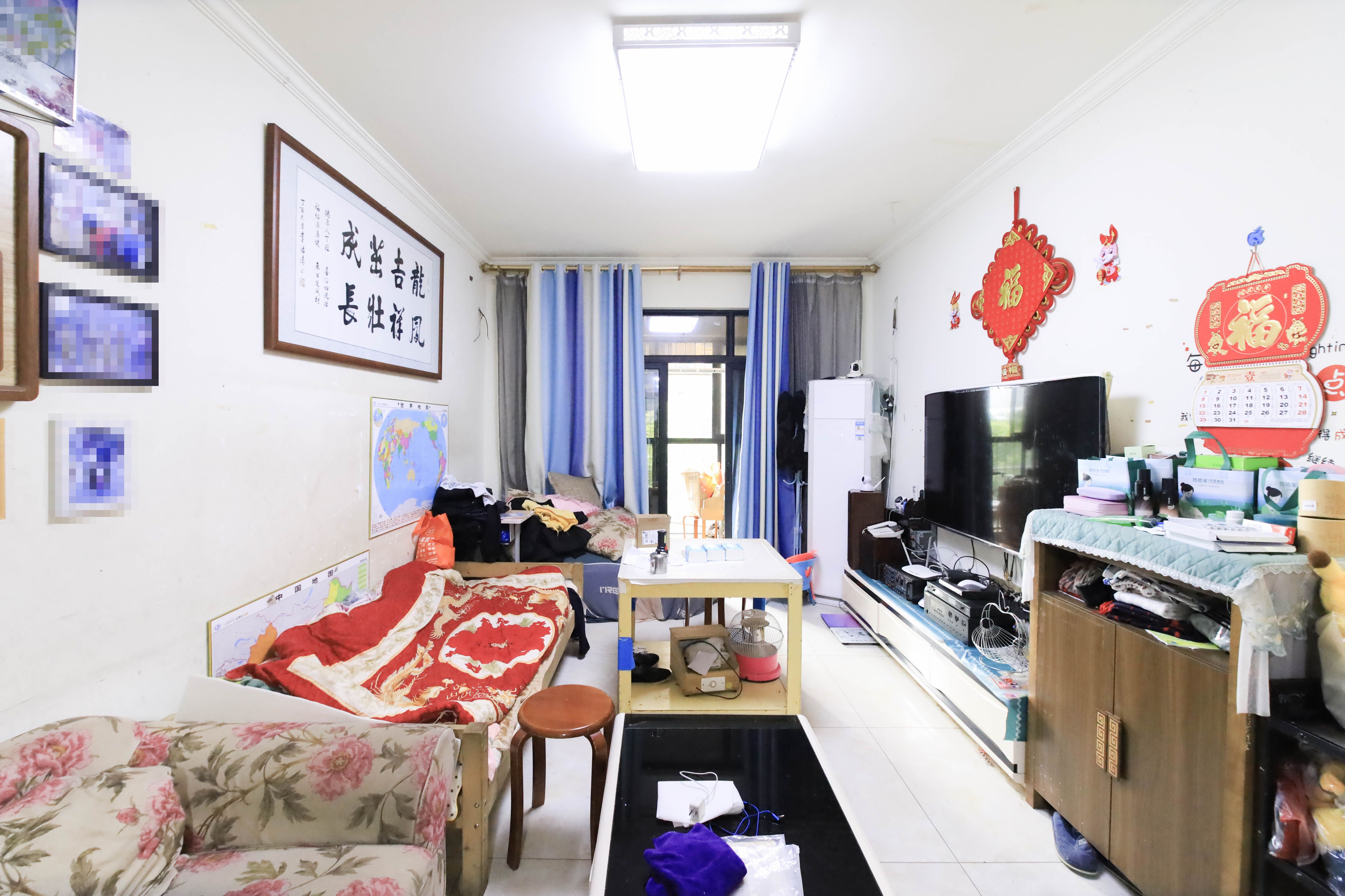 泰禹云开壹品（彩云之翼四期、五期云开壹品樾玺）  3室2厅1卫   128.00万客厅