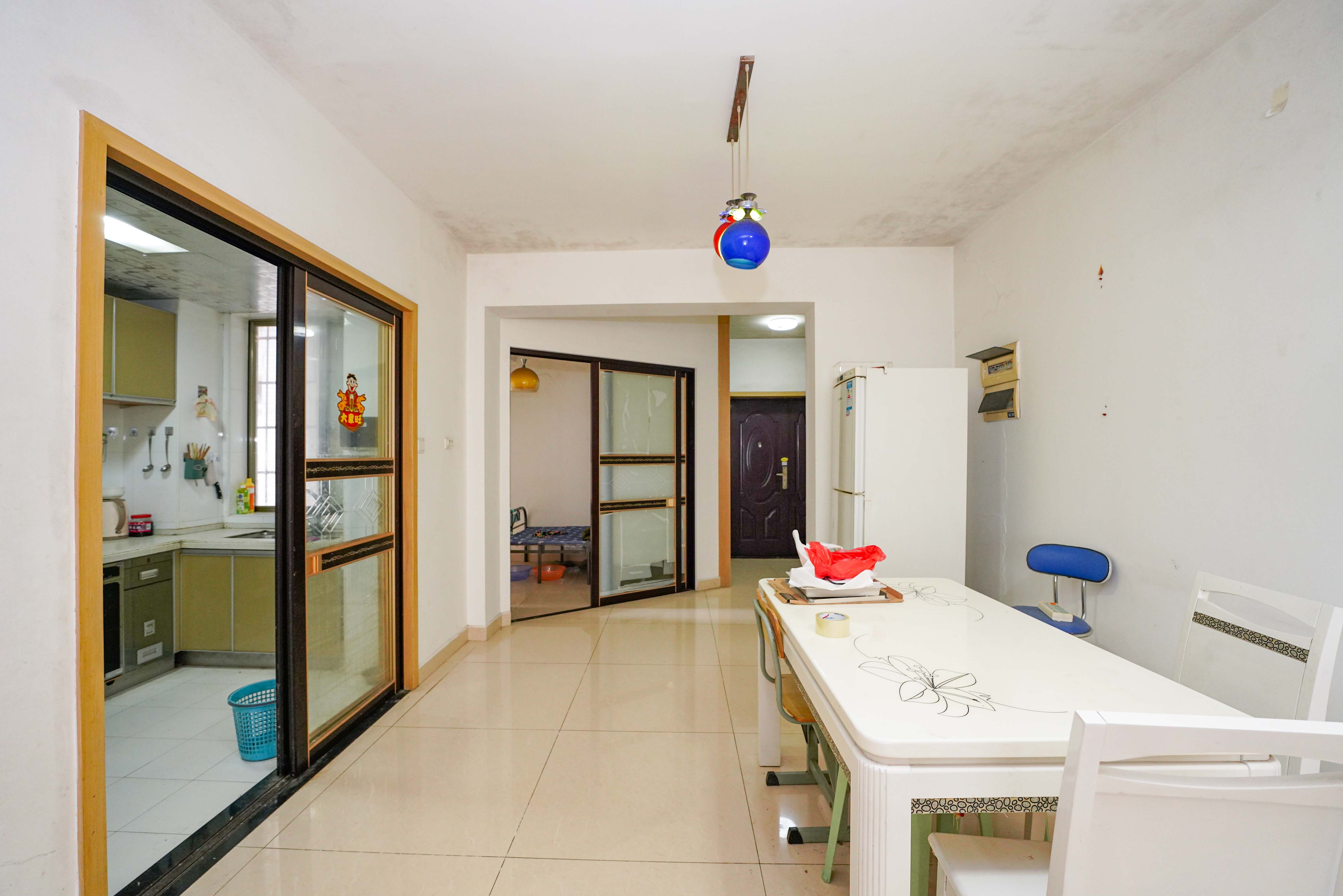 南郡明珠 4室2厅2卫 55.00万 南郡明珠 4室2厅2卫 55.00万客厅