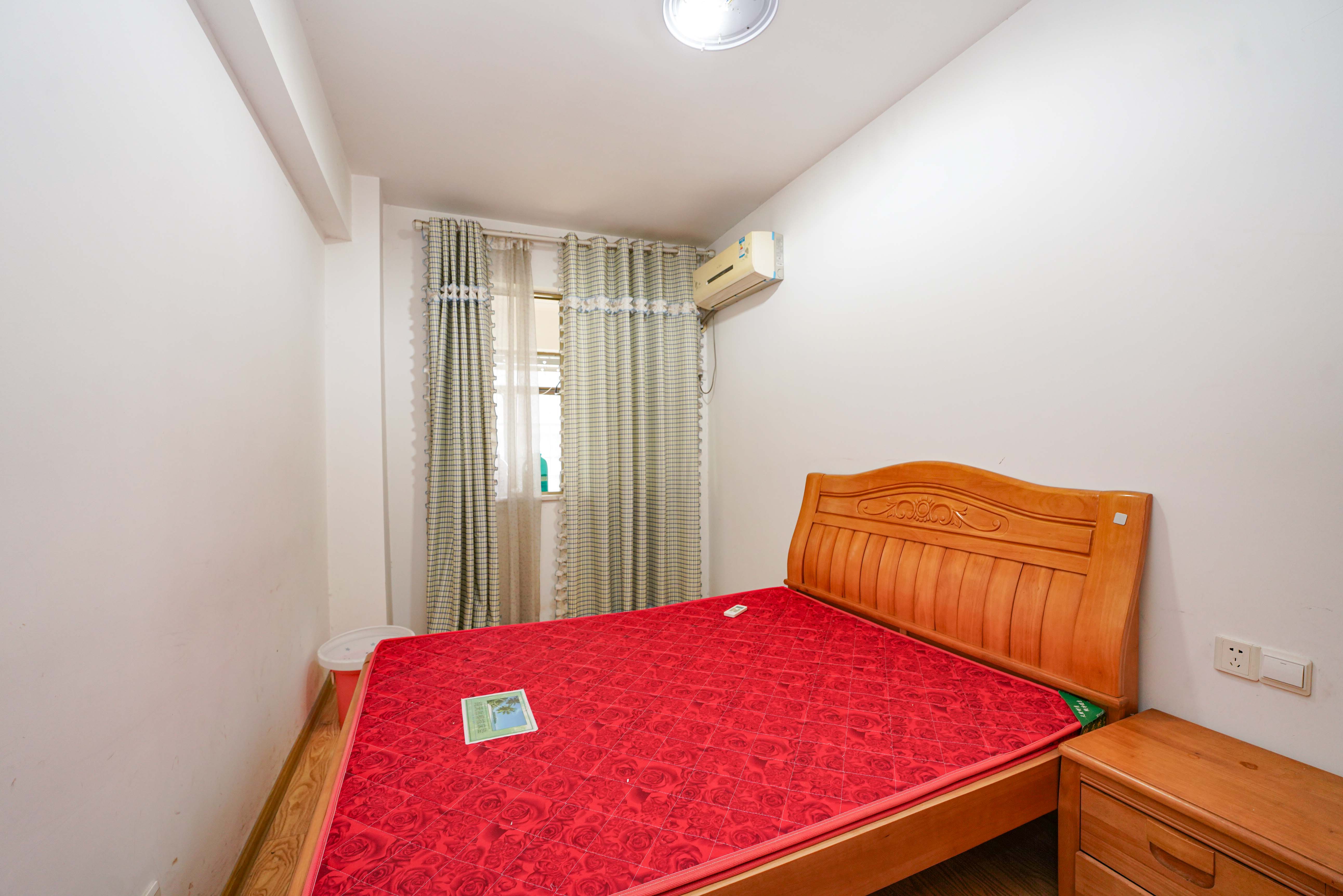 南郡明珠 4室2厅2卫 55.00万 南郡明珠 4室2厅2卫 55.00万卧室