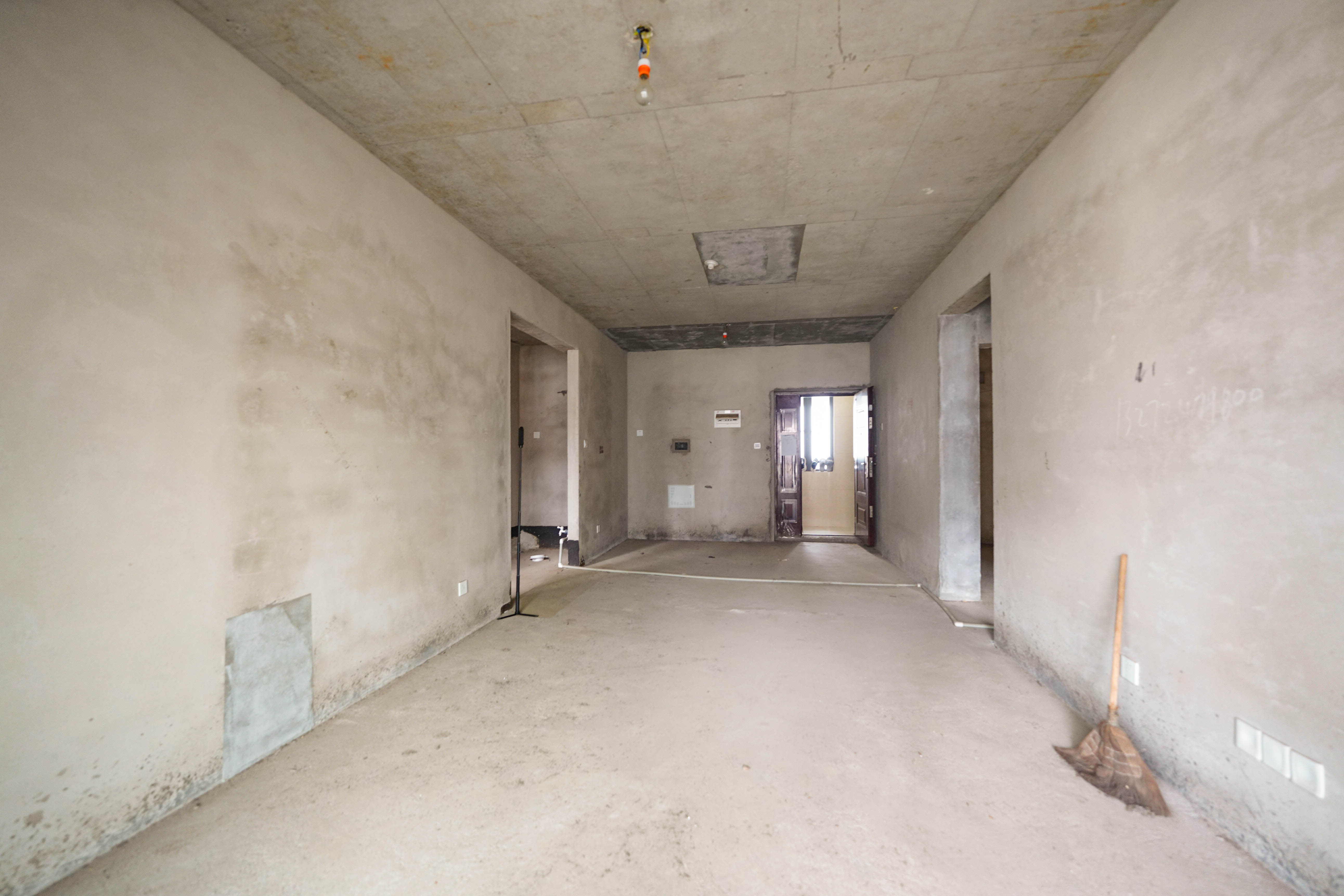 五矿万境蓝山  2室2厅1卫    63.0万 五矿万境蓝山  2室2厅1卫    63.0万客厅