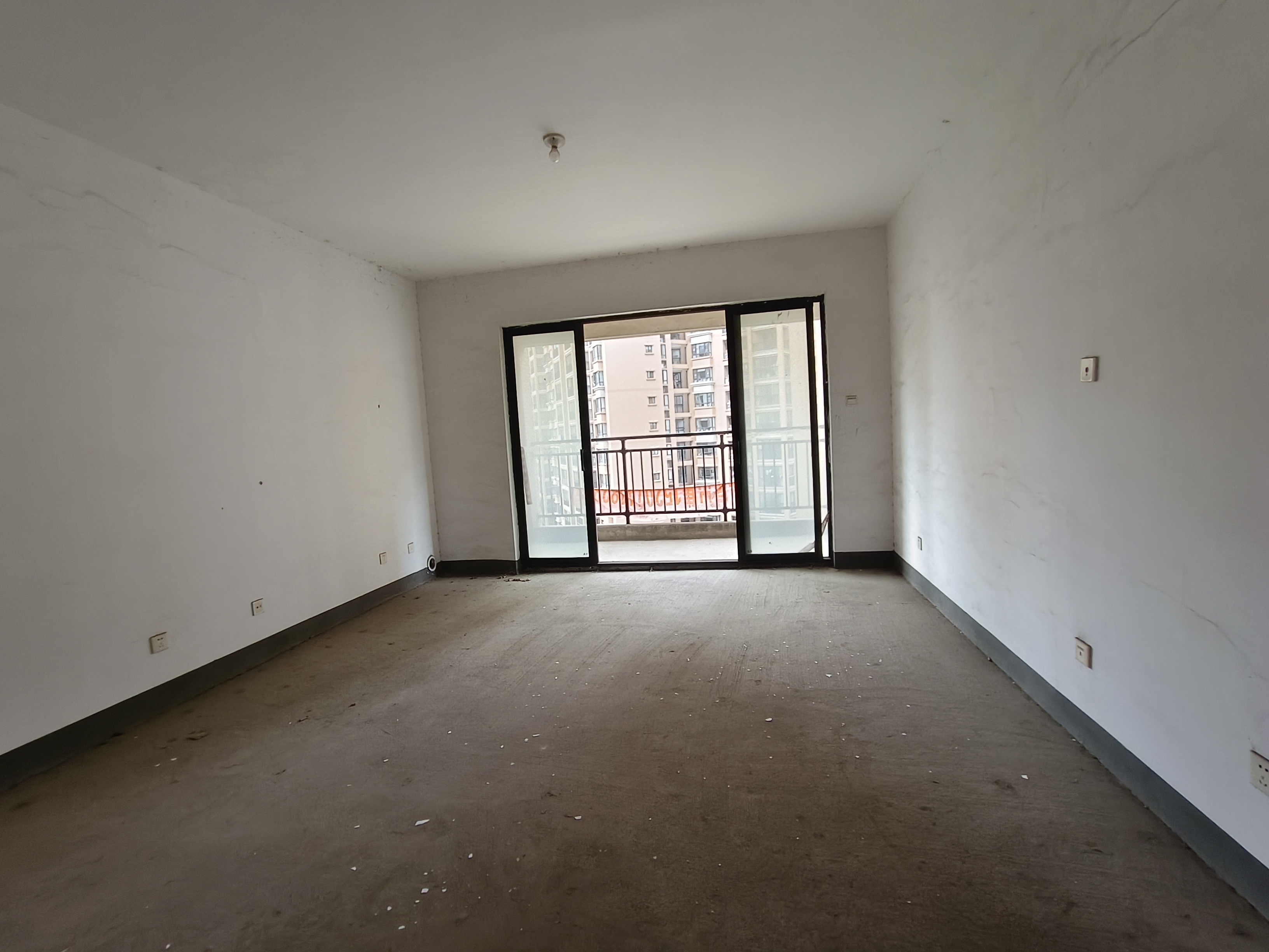 康桥美郡 3室2厅2卫 64.5万 康桥美郡 3室2厅2卫 64.5万室内图