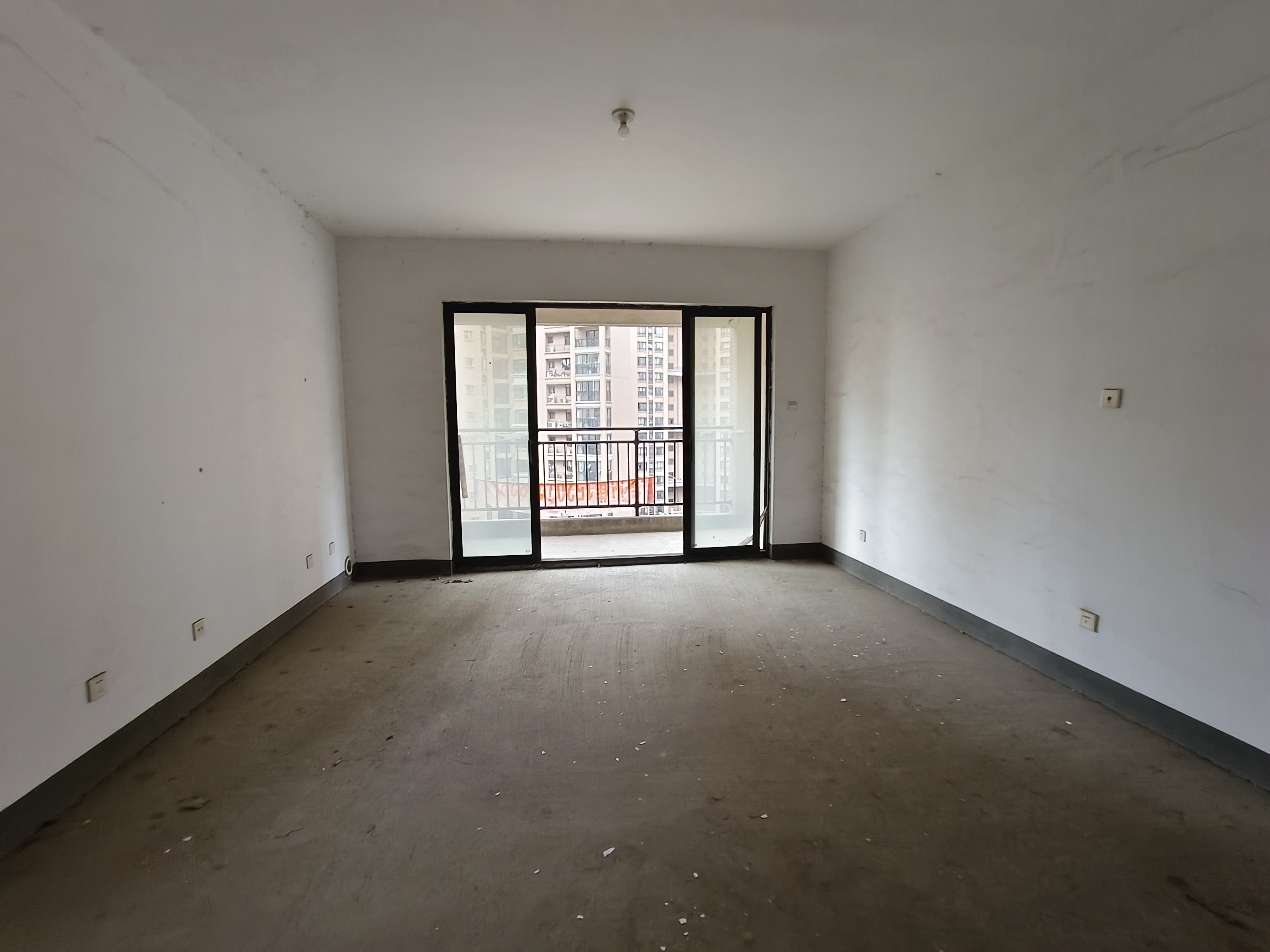 康桥美郡 3室2厅2卫 64.5万 康桥美郡 3室2厅2卫 64.5万室内图