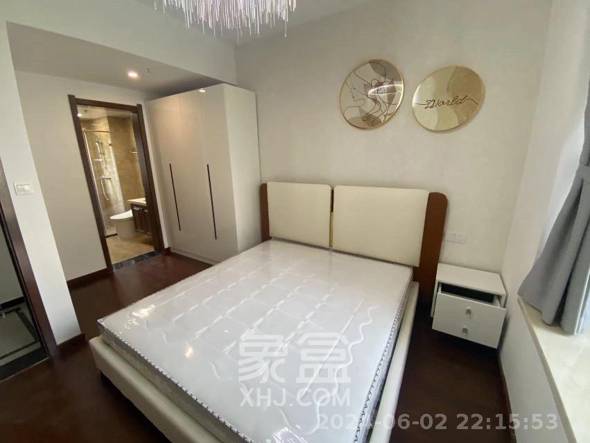 万润滨江天著  4室2厅2卫   4000.00元/月室内图