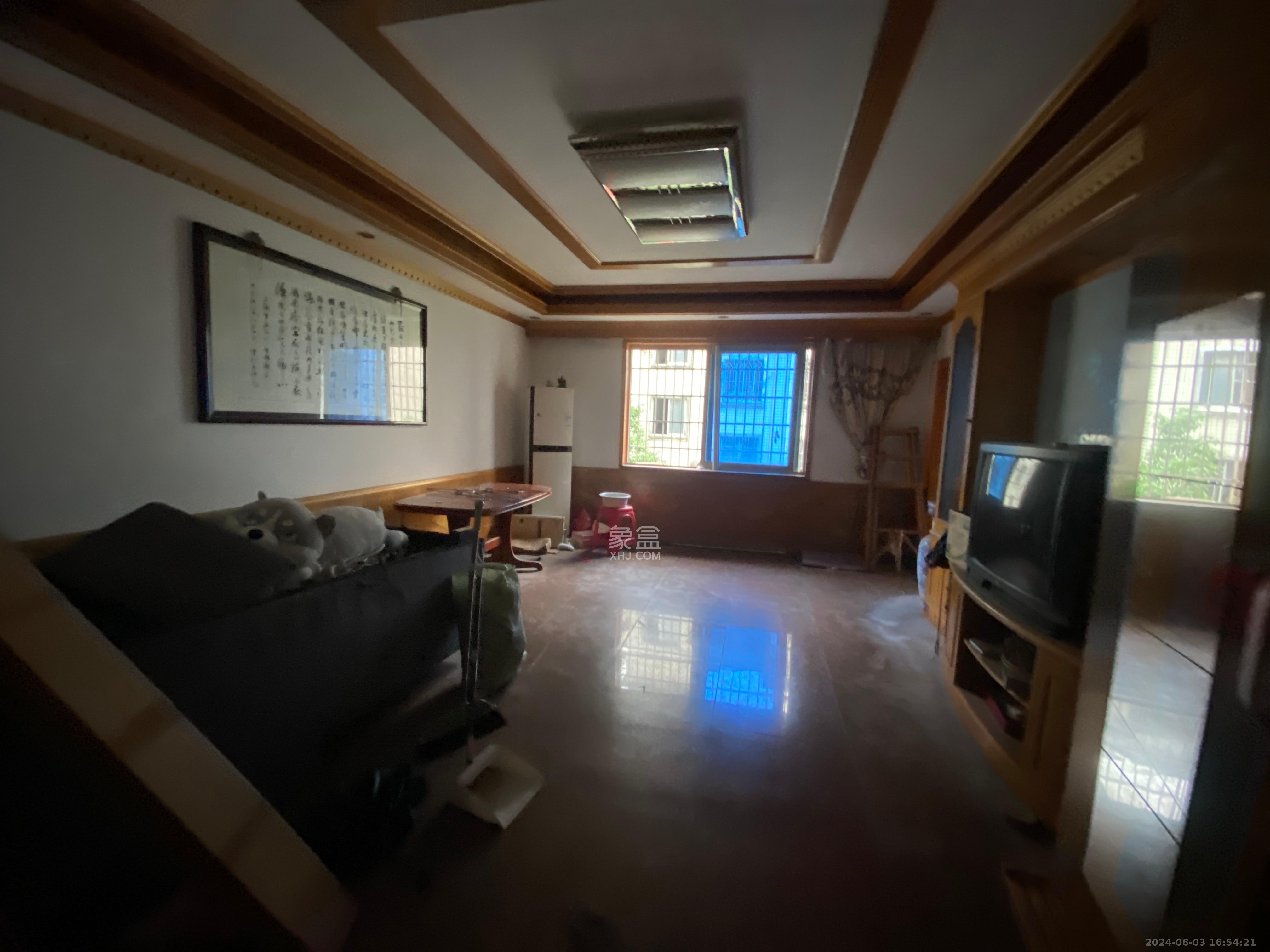 中意花苑  4室2厅1卫   2100.00元/月室内图1