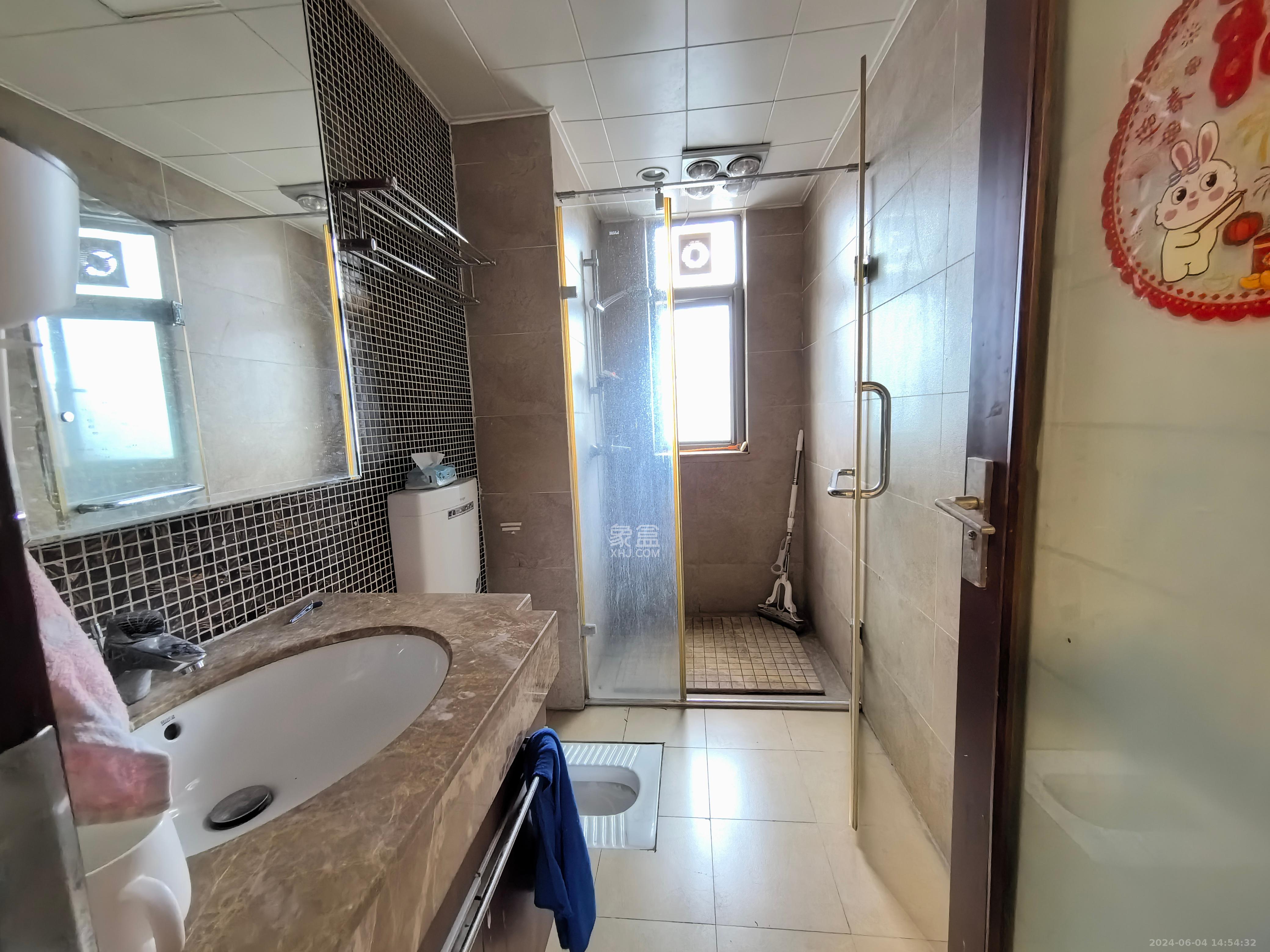 珠江花城三期锦鲤  3室2厅2卫    3200.0元/月室内图