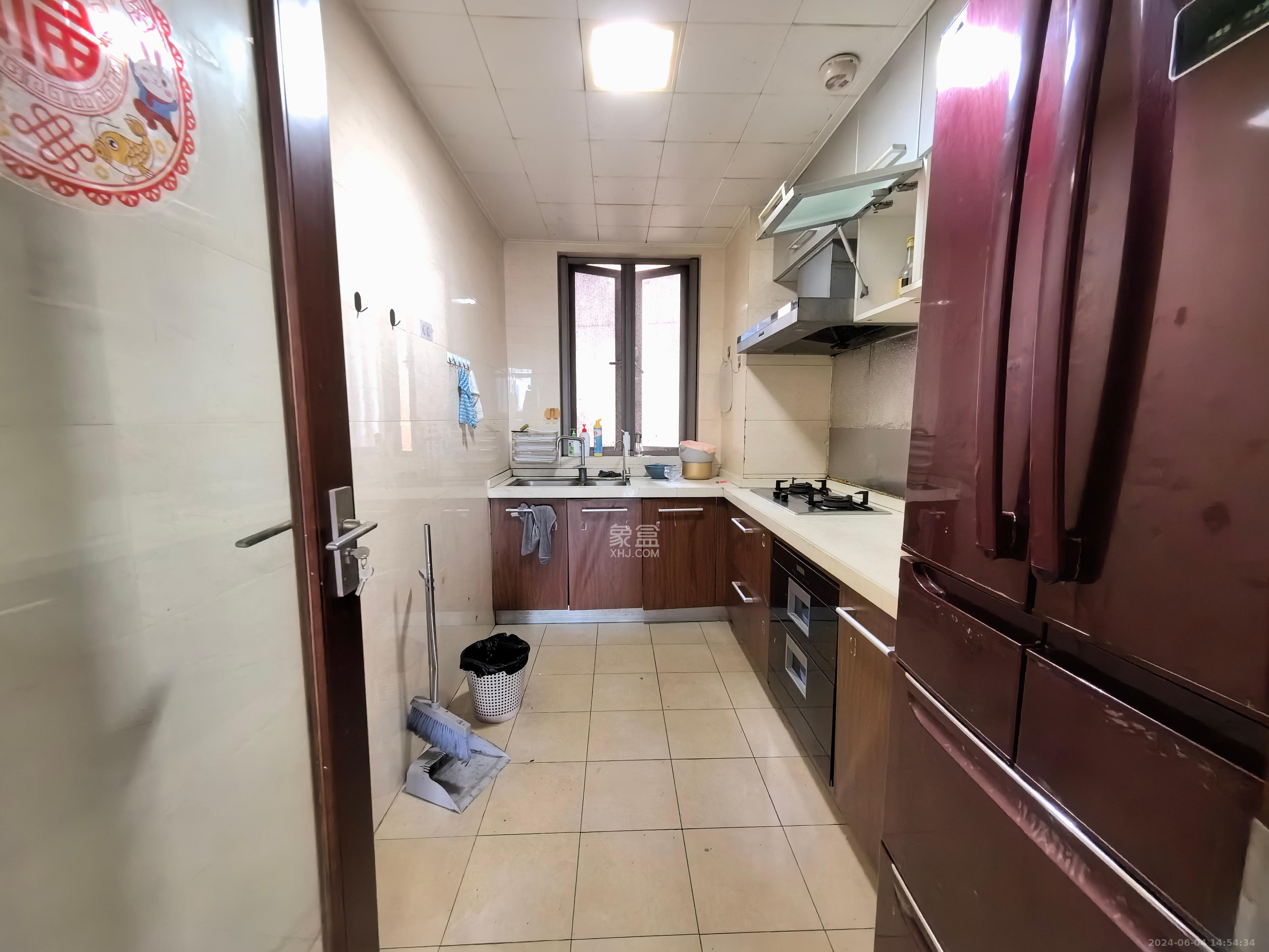 珠江花城三期锦鲤  3室2厅2卫    3200.0元/月室内图