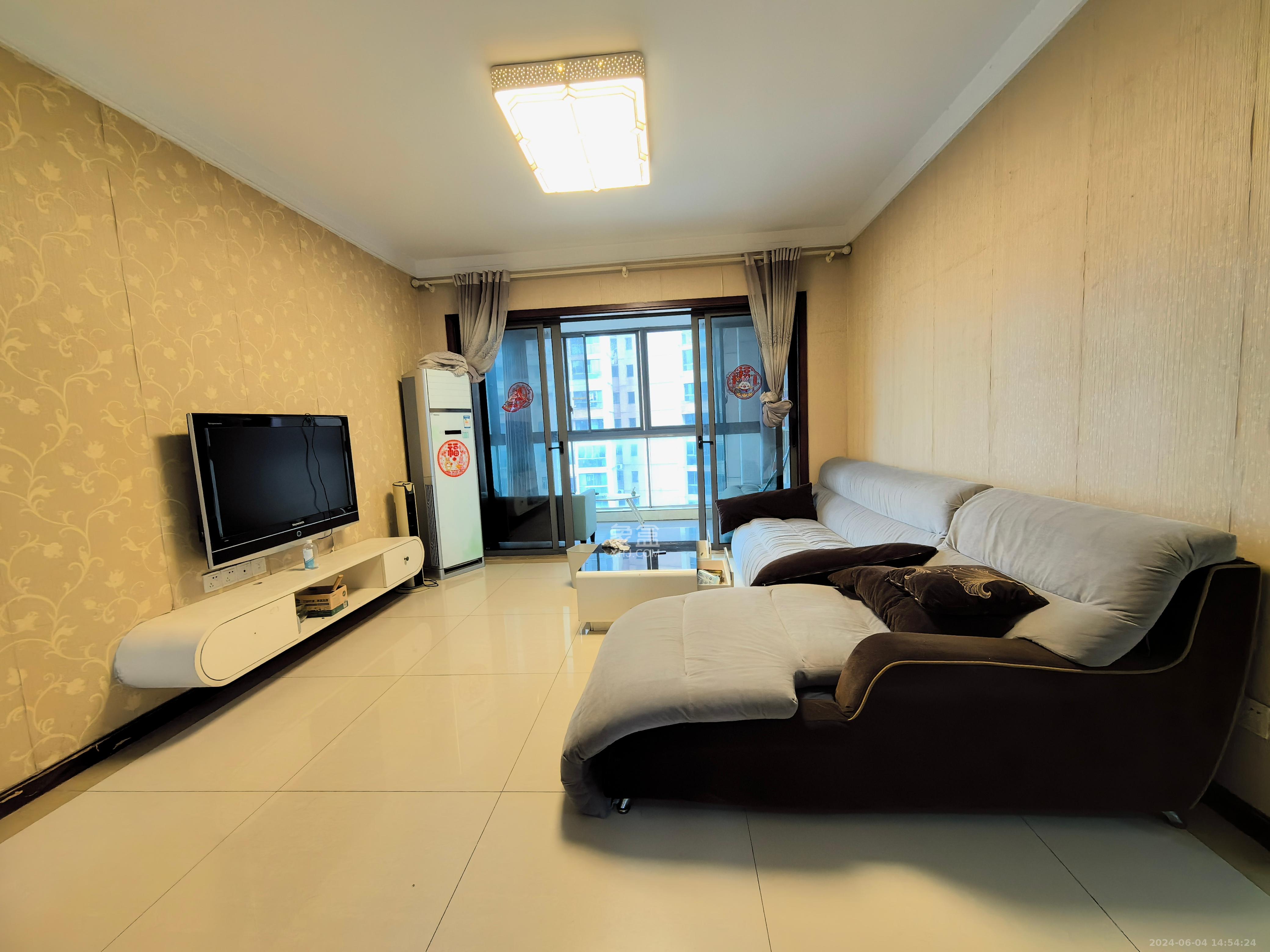 珠江花城三期锦鲤 3室2厅2卫 3200.0元/月 珠江花城三期锦鲤 3室2厅2卫 3200.0元/月室内图