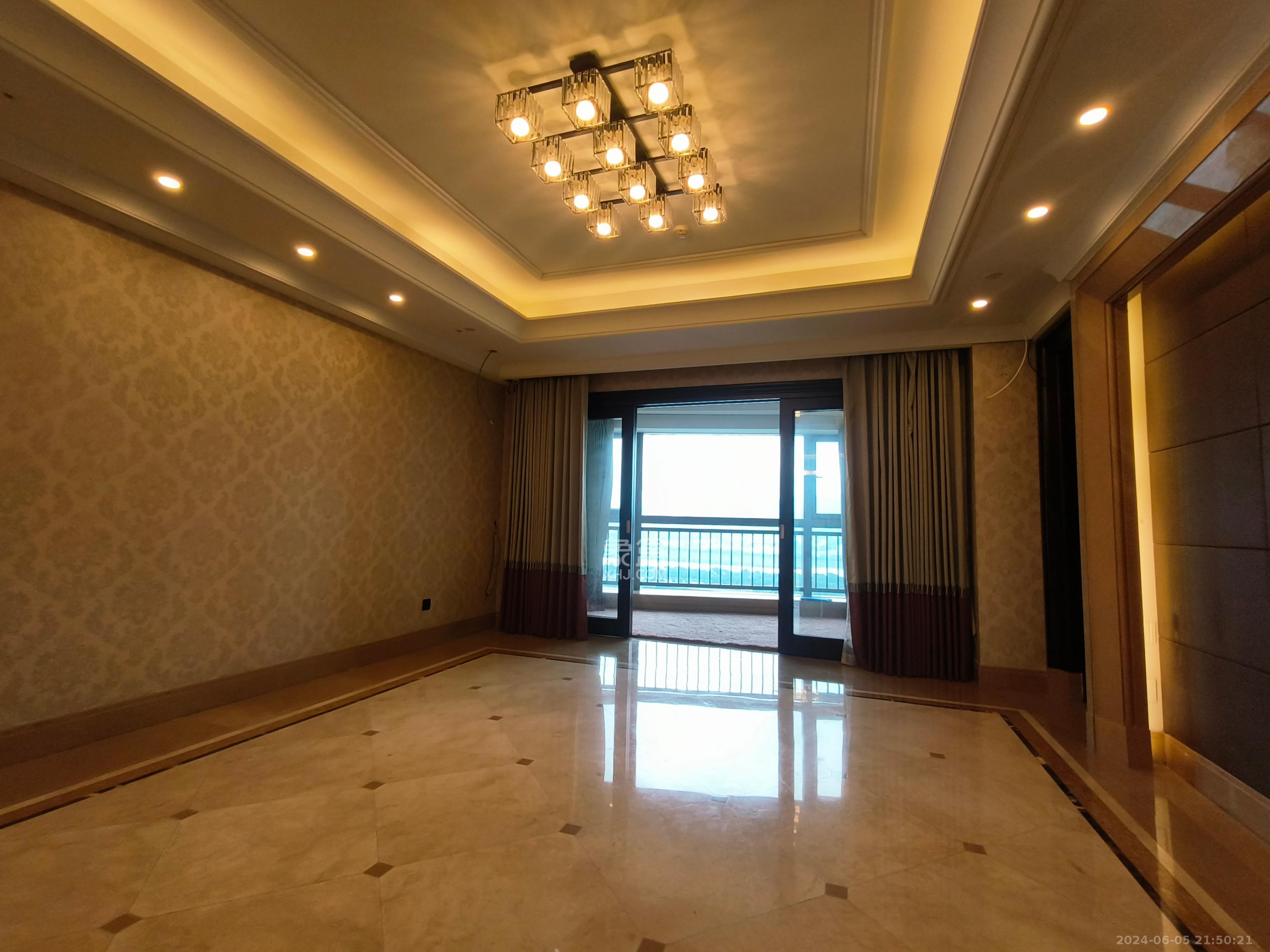 华远隆玺  4室2厅3卫   15000.00元/月室内图