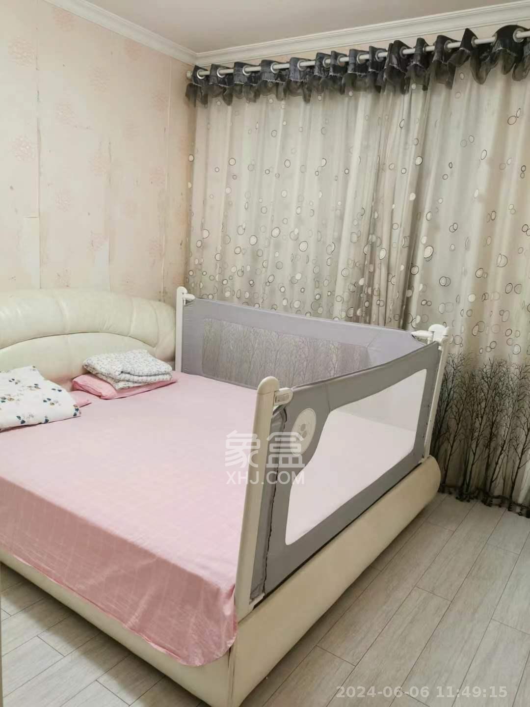翡翠云天  3室2厅2卫   2200.00元/月室内图