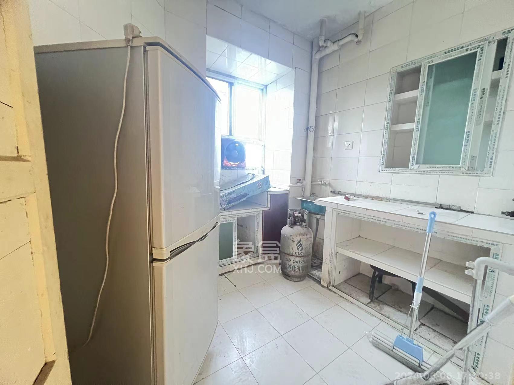 新天小区  2室1厅1卫   1200.00元/月室内图