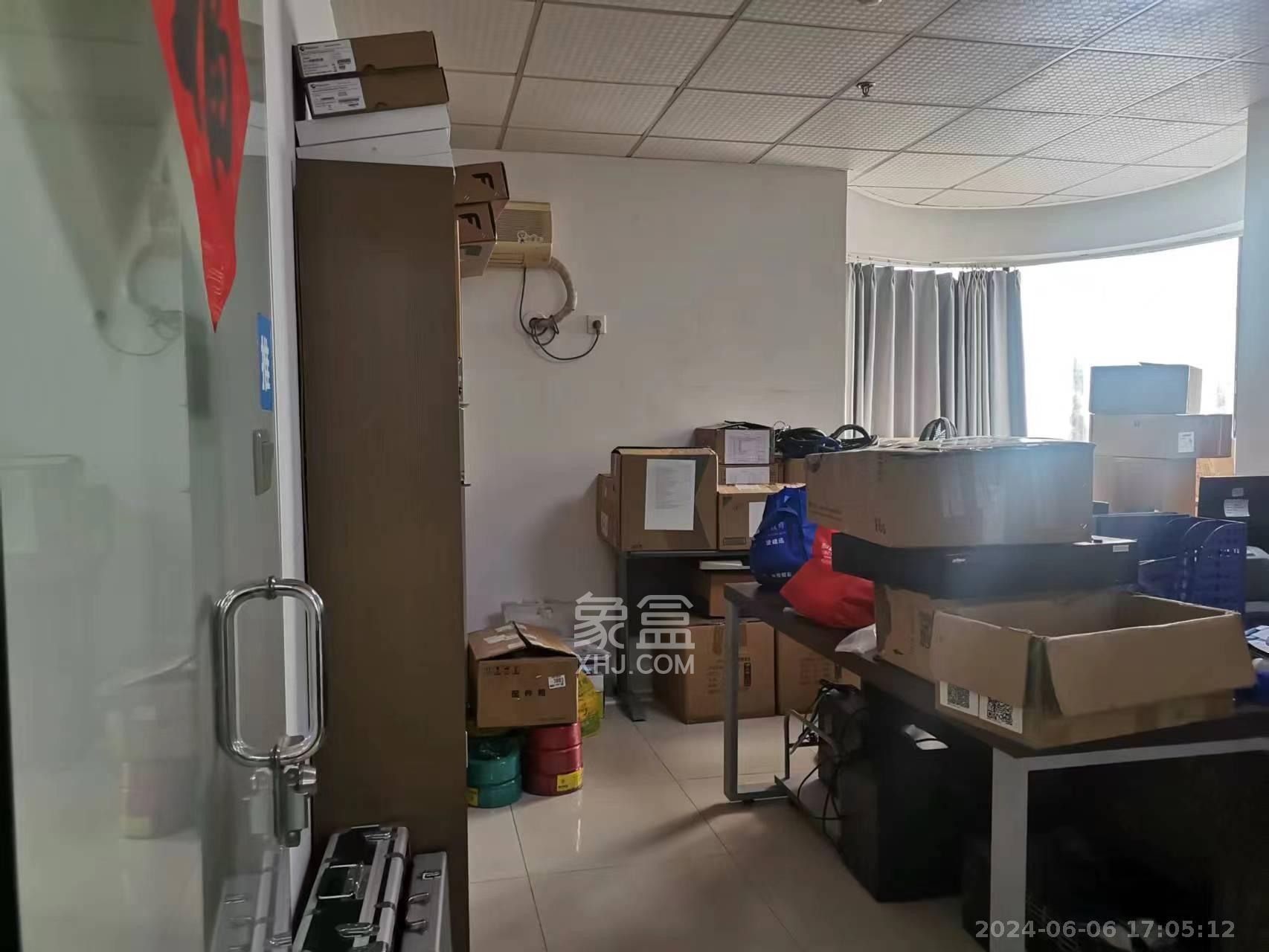 建鸿达现代城  5室2厅2卫   15500.00元/月室内图