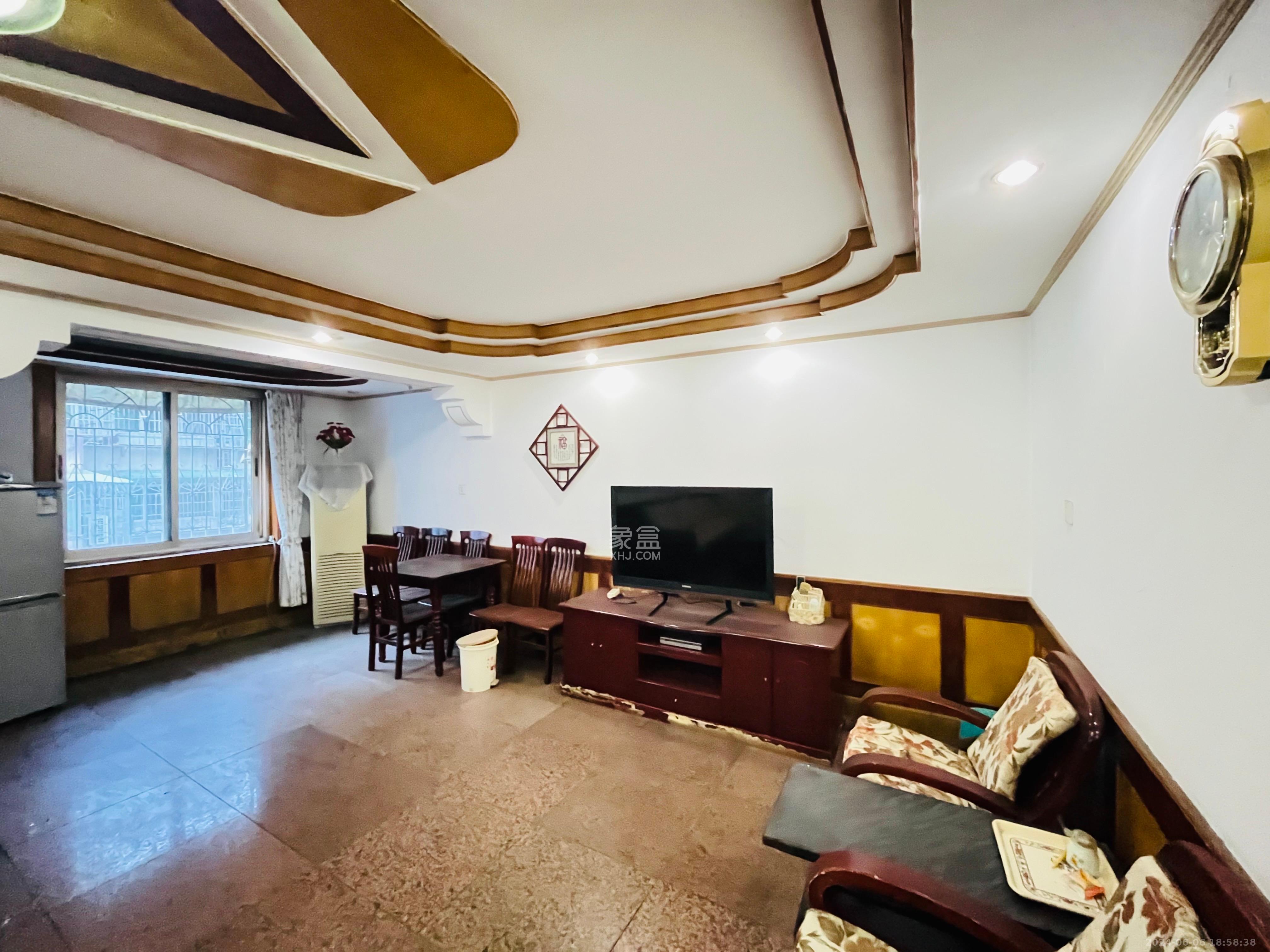 南建公寓  2室2厅2卫   1500.00元/月室内图1