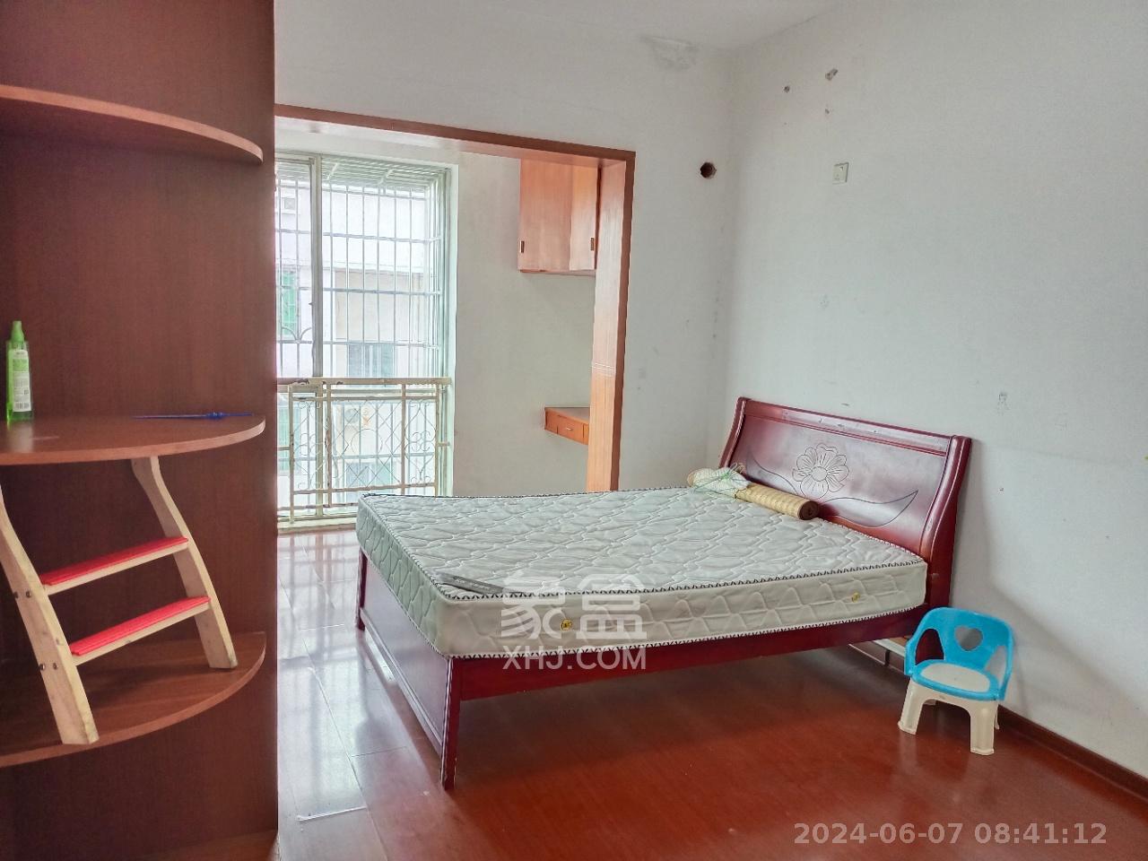 中南汽车世界  3室2厅2卫   1200.00元/月室内图