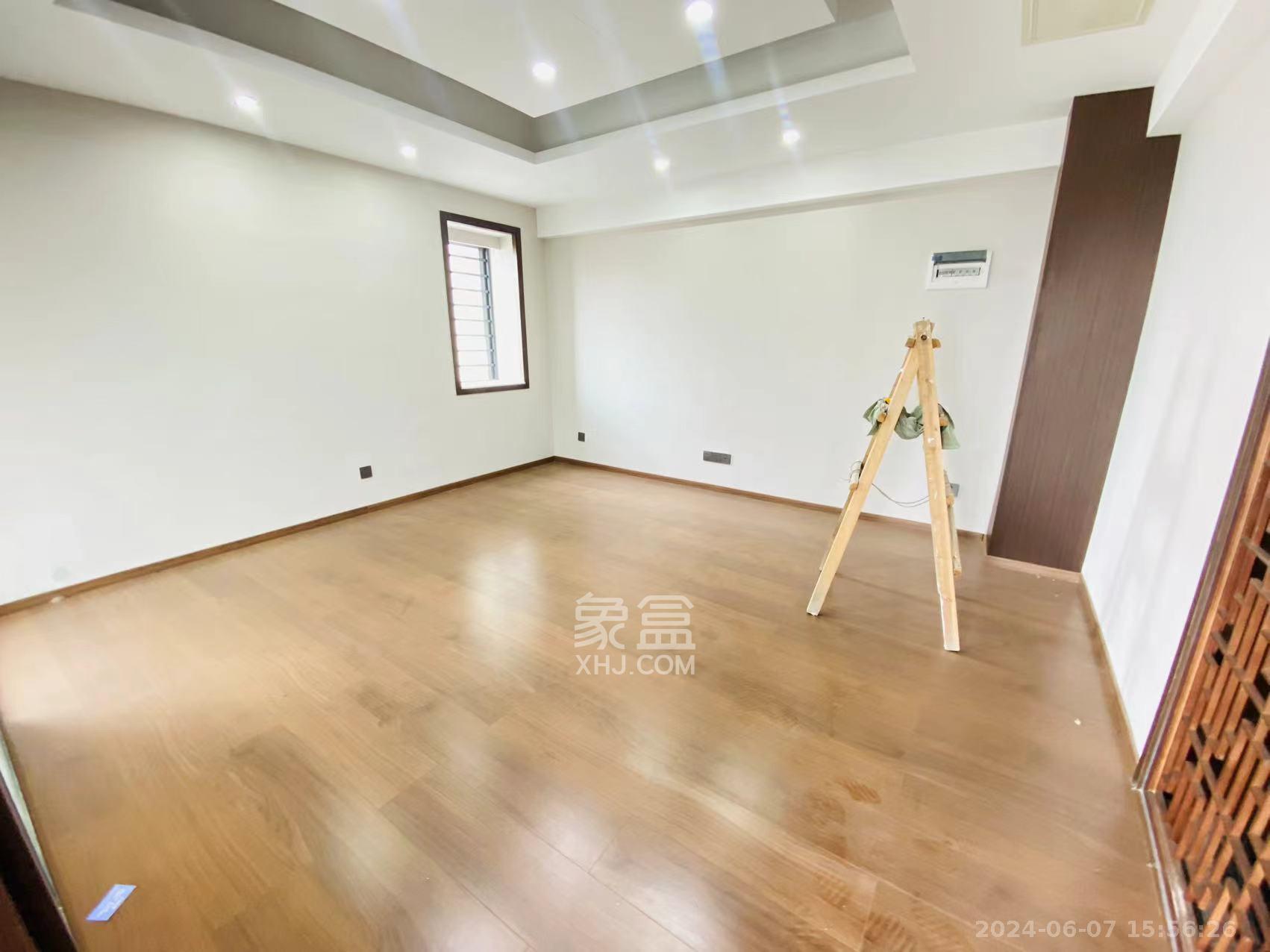 摩天一号  1室1厅1卫   4200.00元/月室内图