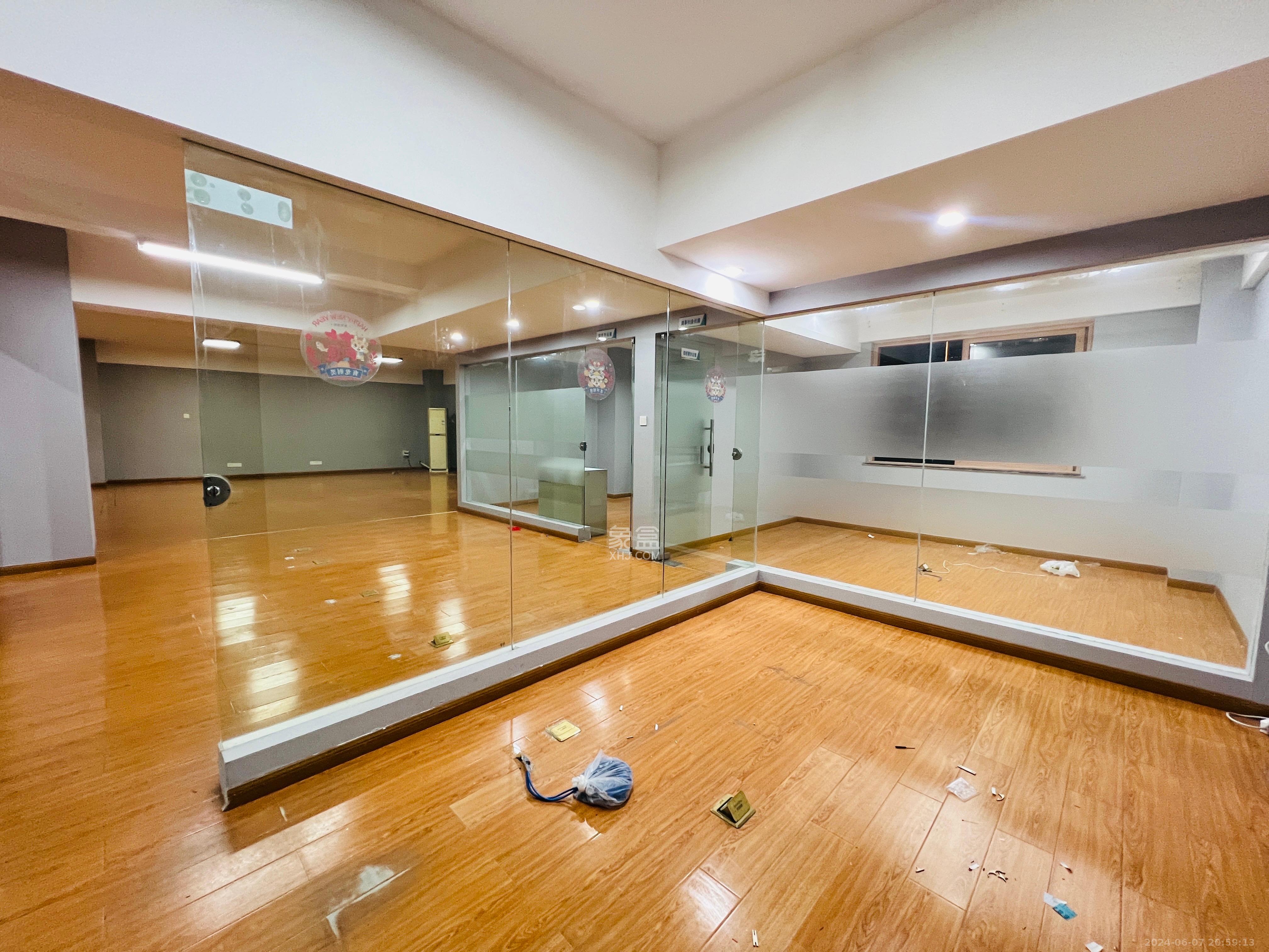元盛大厦  6室2厅1卫   10000.00元/月室内图