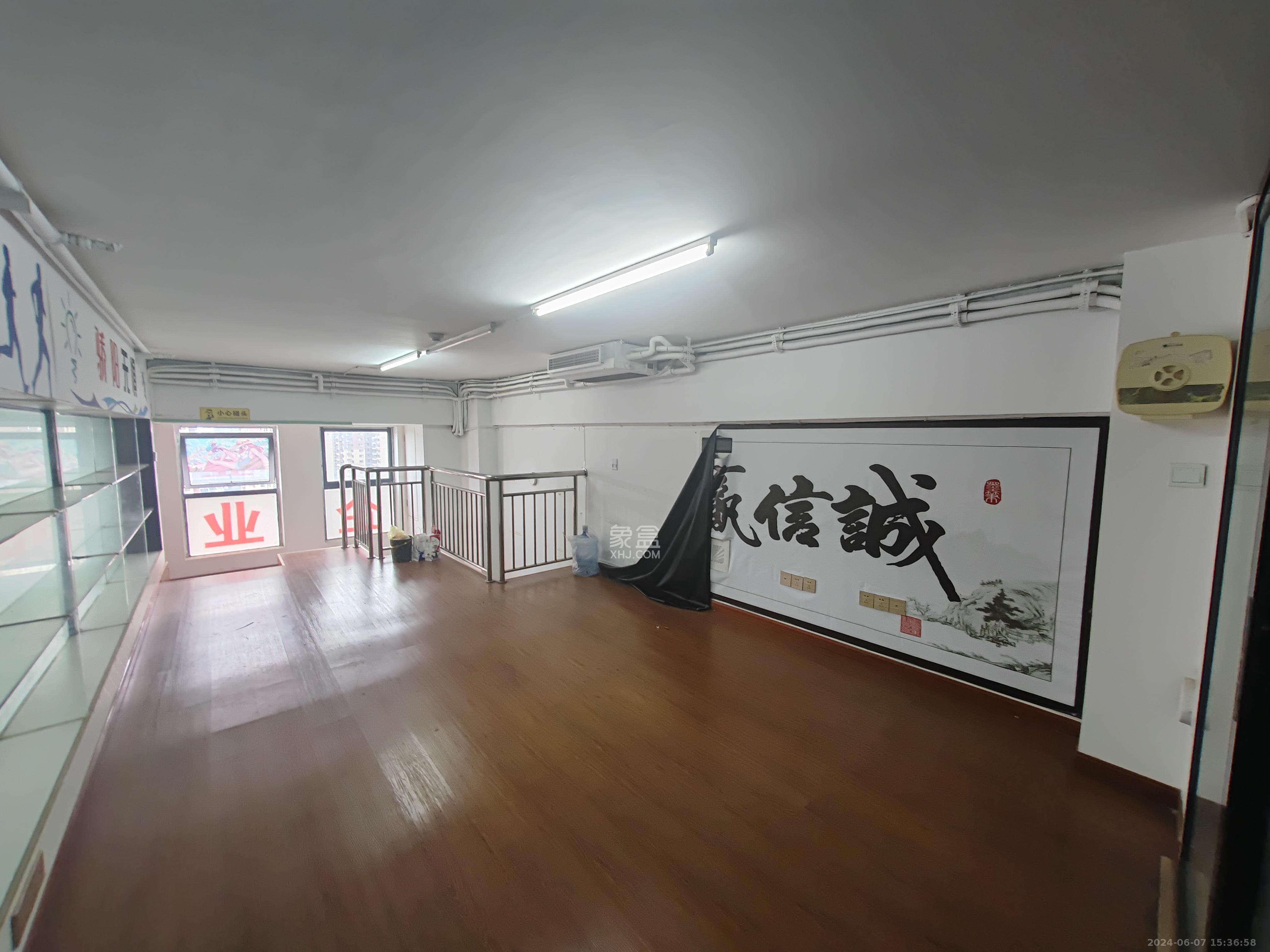 华润置地广场二期  1室1厅1卫   6800.00元/月室内图