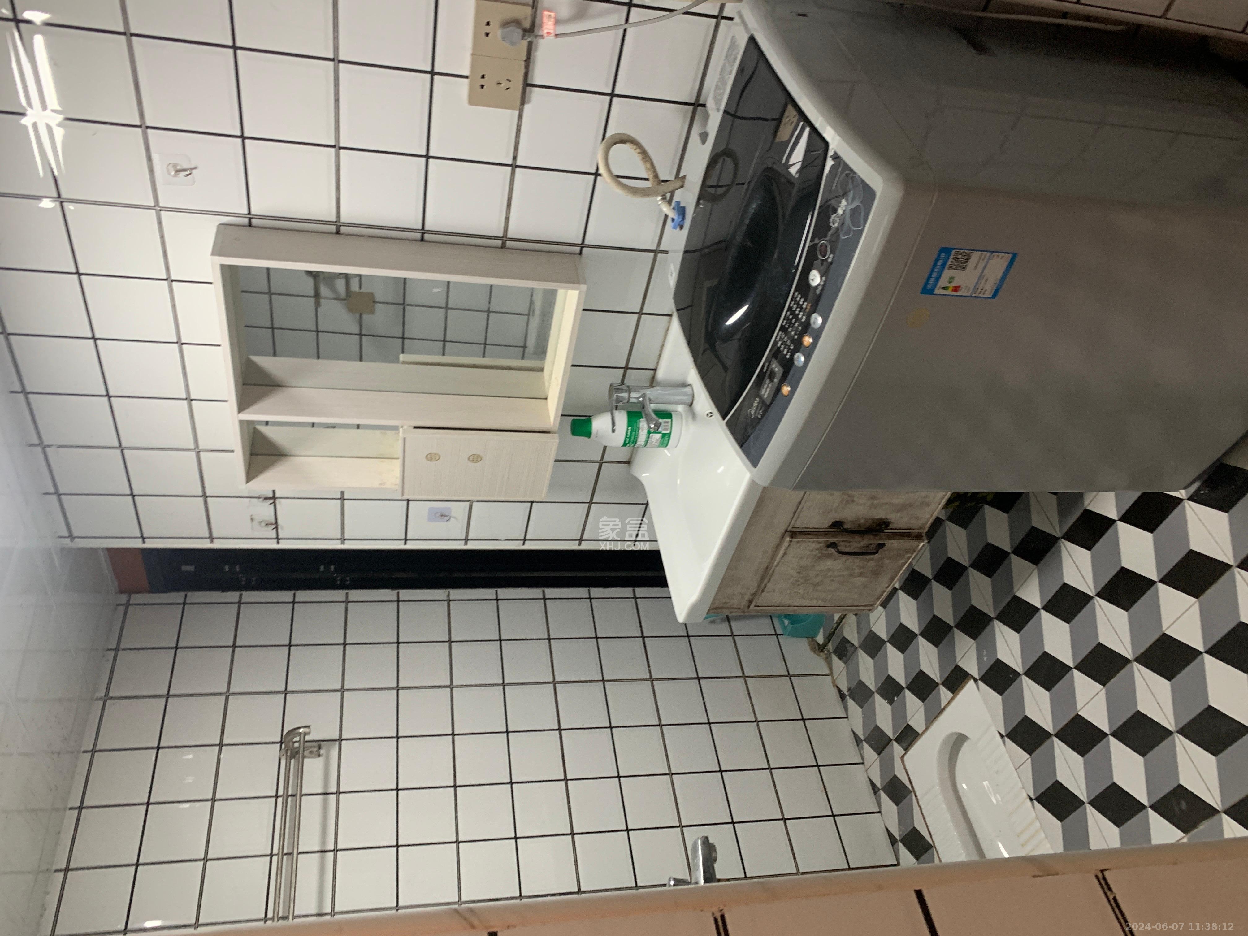 绿地之窗  1室1厅1卫   1600.00元/月室内图