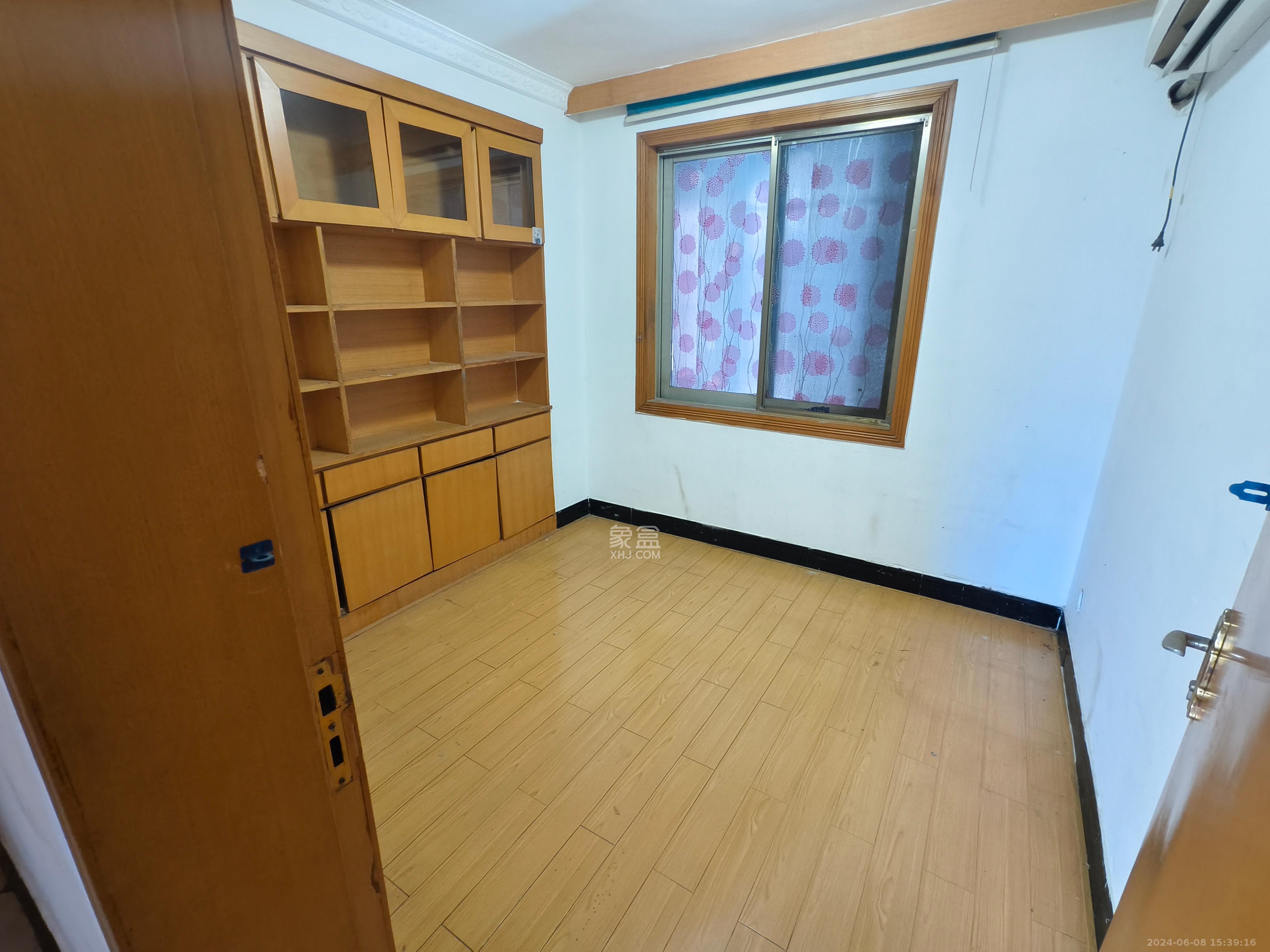 稻田园公寓  3室2厅1卫   3300.00元/月室内图1