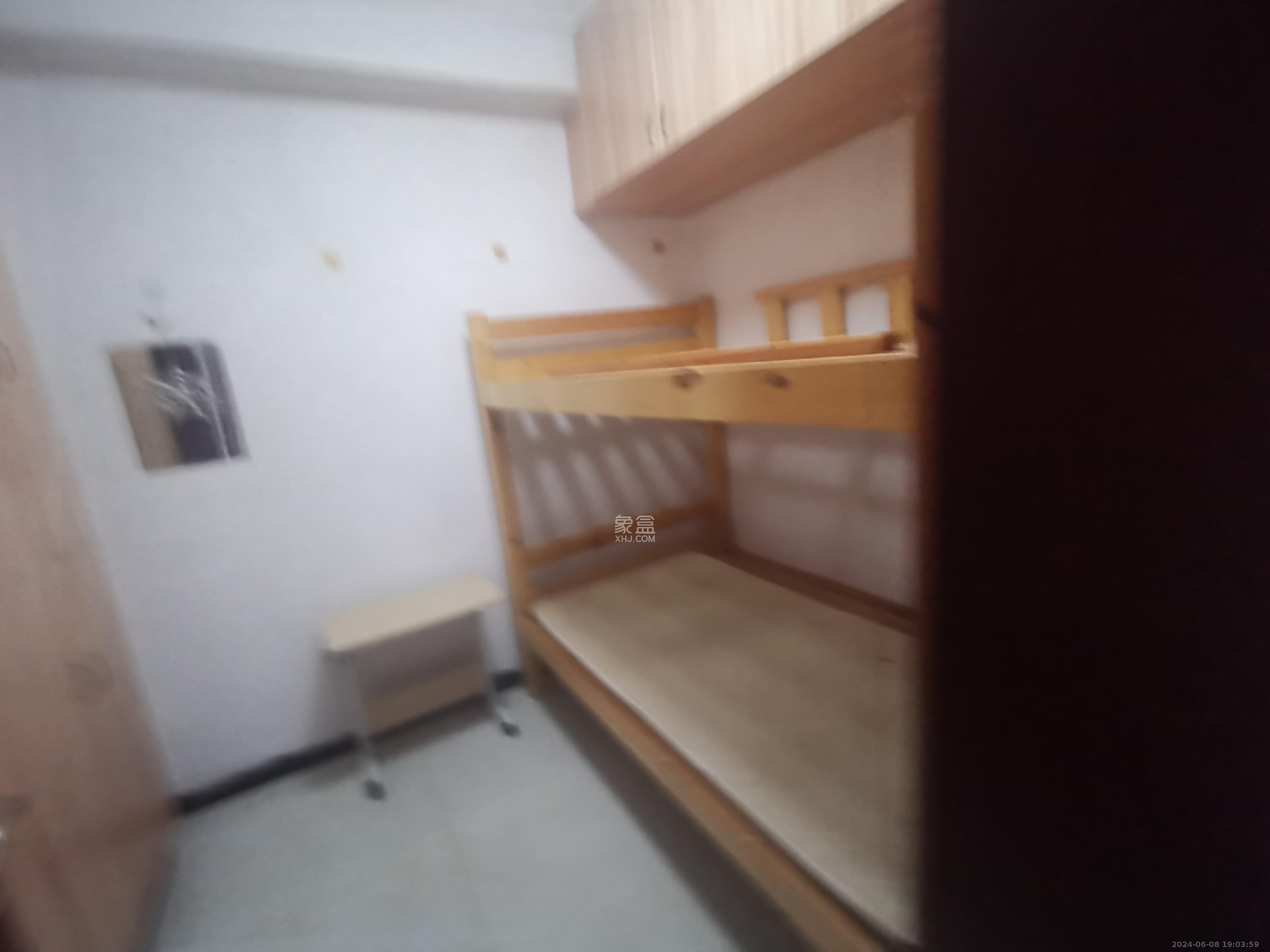 清水小区（浪琴湾清水小区）  4室2厅2卫   2600.00元/月室内图