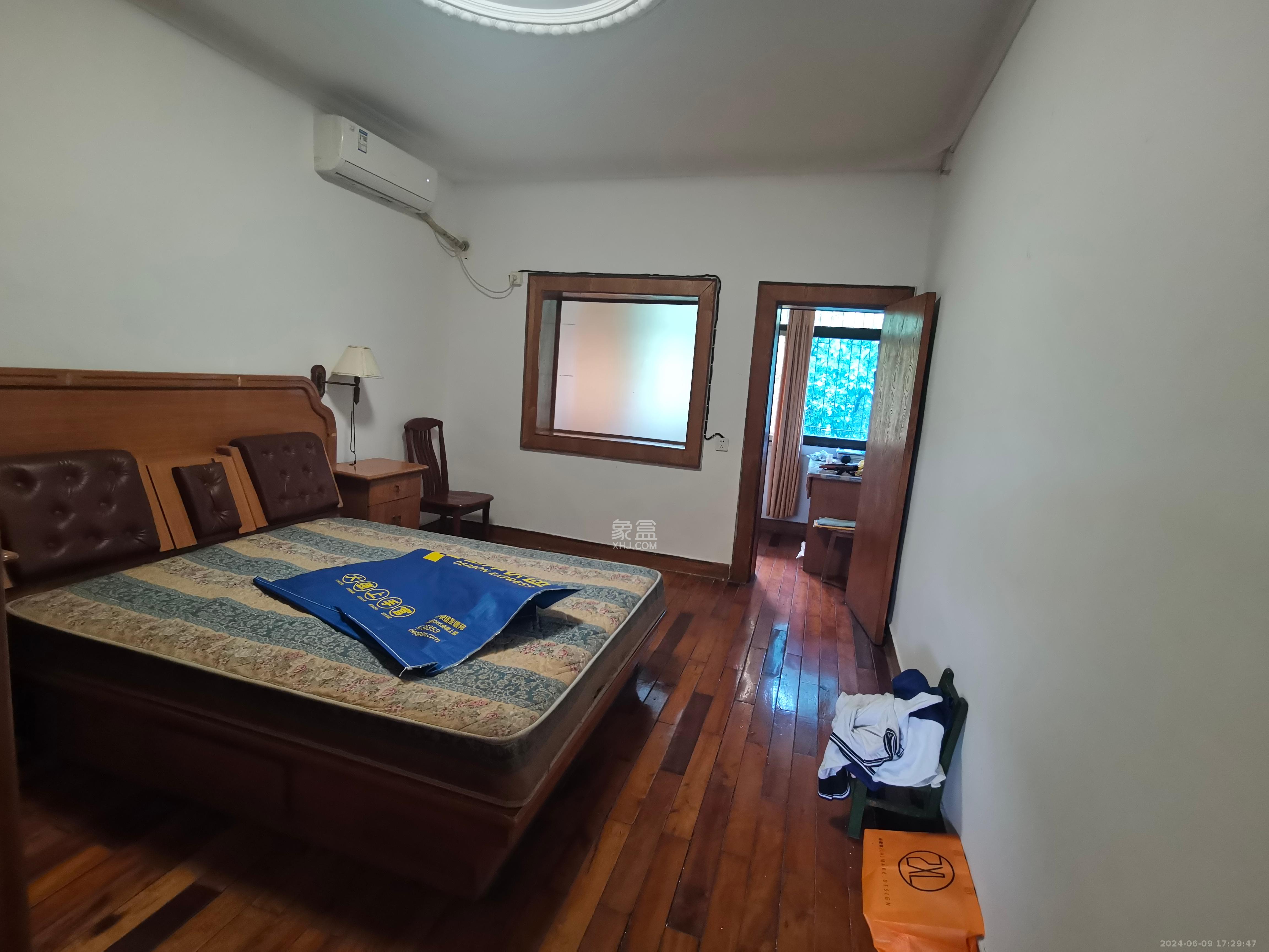 军属新村  1室1厅1卫   1300.00元/月室内图1