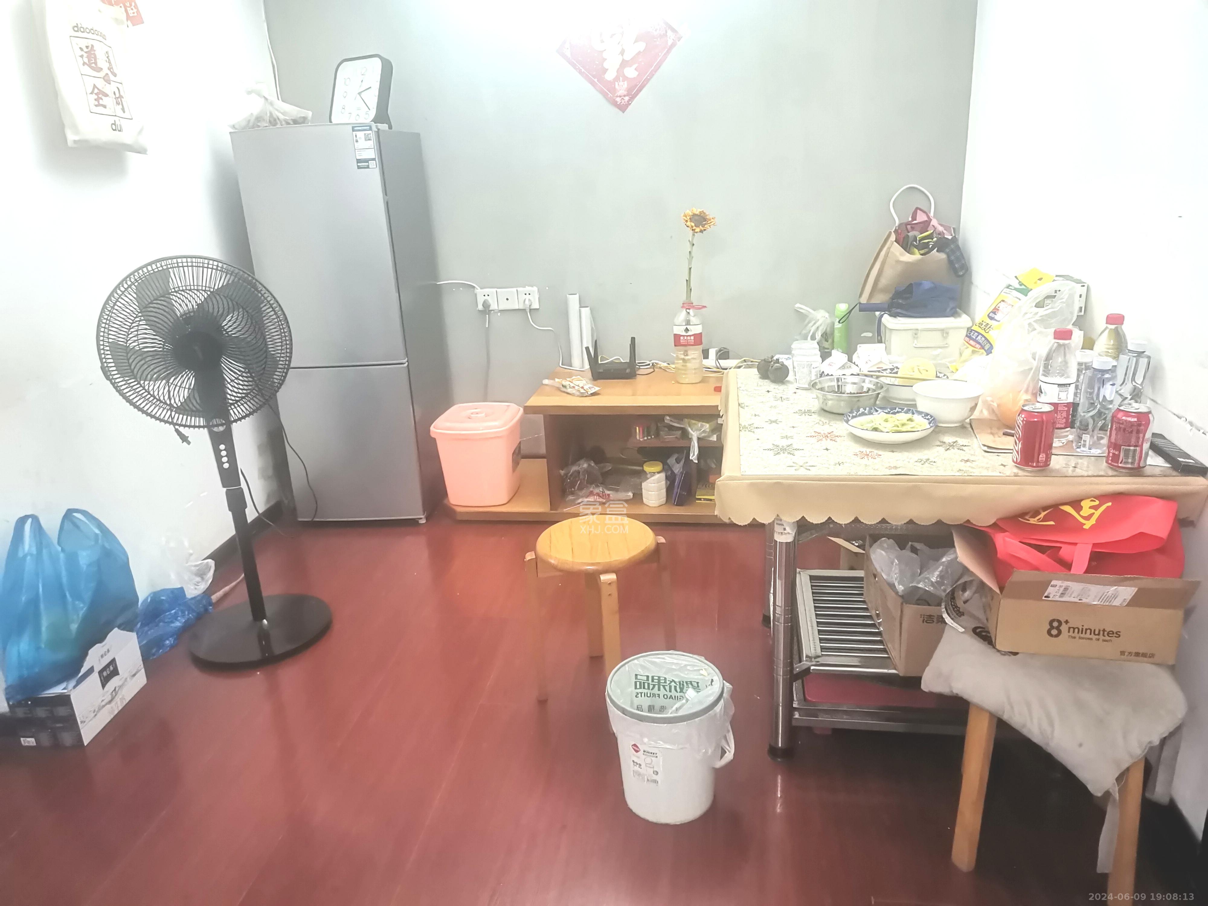 化工宿舍  2室1厅1卫   2200.00元/月室内图