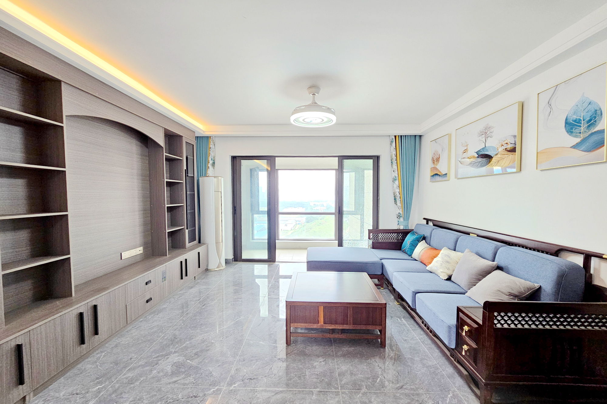 阳光城尚东湾青柠园 4室2厅2卫 139.0万 阳光城尚东湾青柠园 4室2厅2卫 139.0万客厅