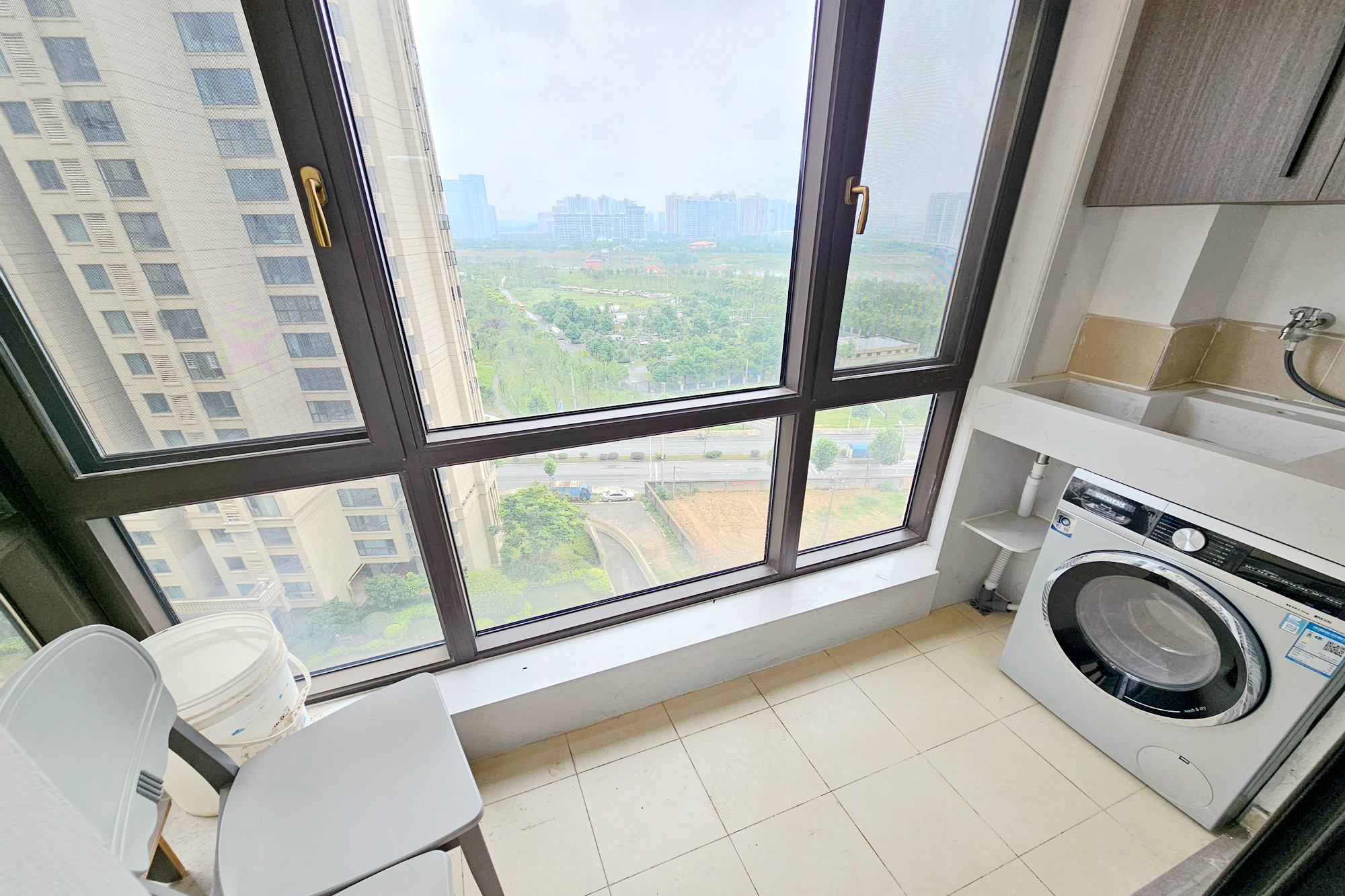 阳光城尚东湾青柠园 4室2厅2卫 139.0万 阳光城尚东湾青柠园 4室2厅2卫 139.0万阳台