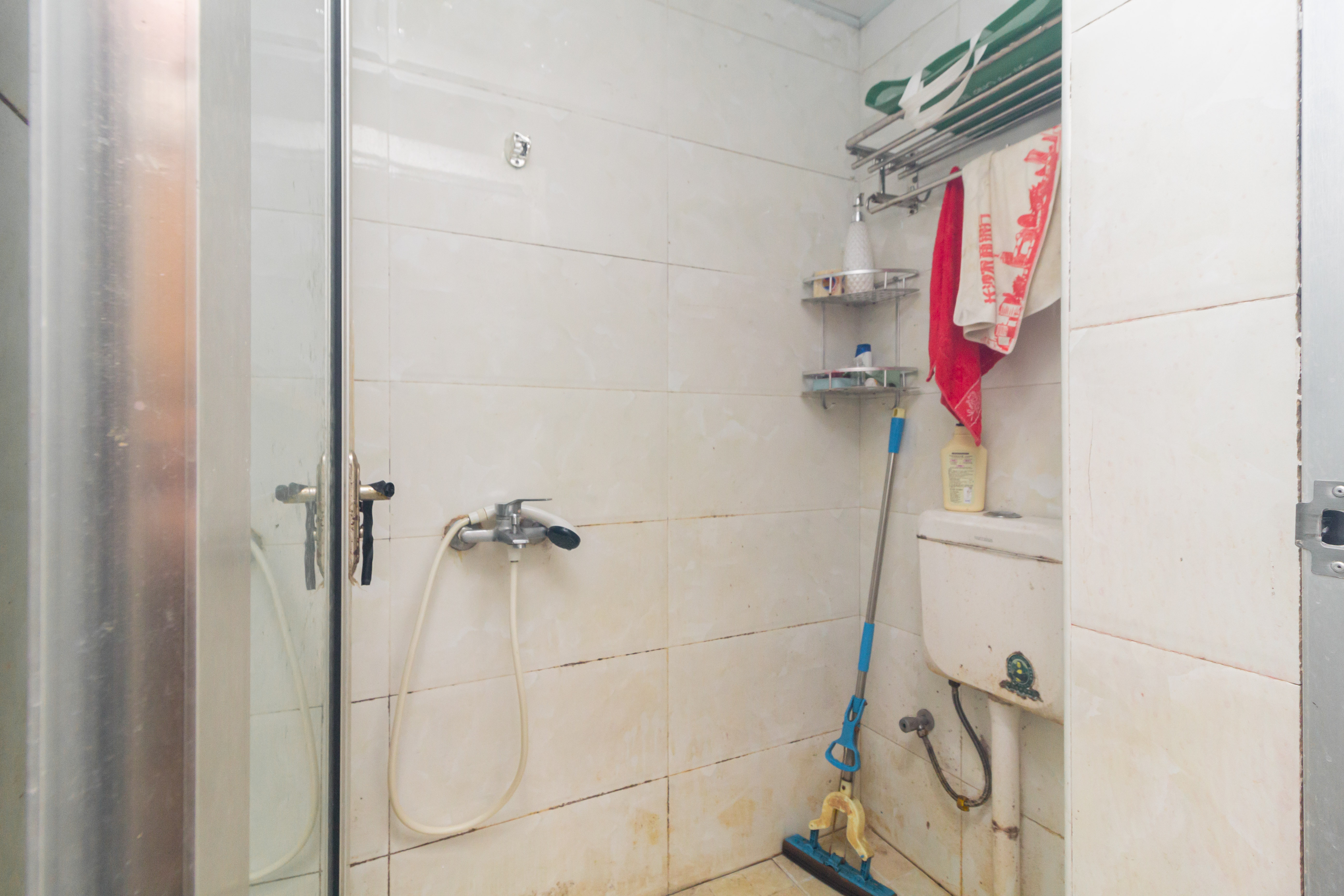 中国铁建国际城一期  4室2厅2卫    73.8万 中国铁建国际城一期  4室2厅2卫    73.8万卫生间