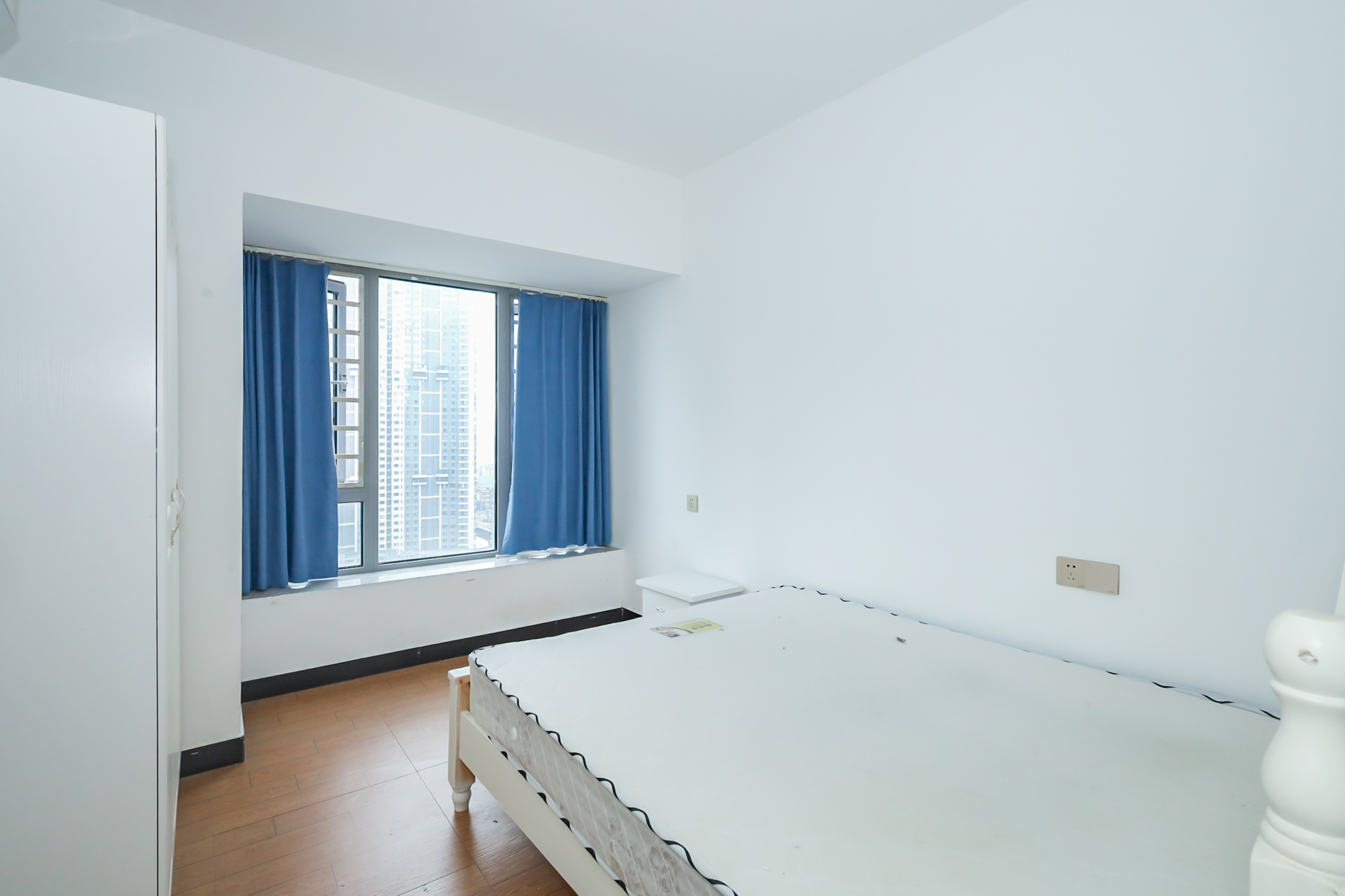 世茂铂翠湾四期(世茂悦享) 3室2厅1卫 125.5万 世茂铂翠湾四期(世茂悦享) 3室2厅1卫 125.5万卧室