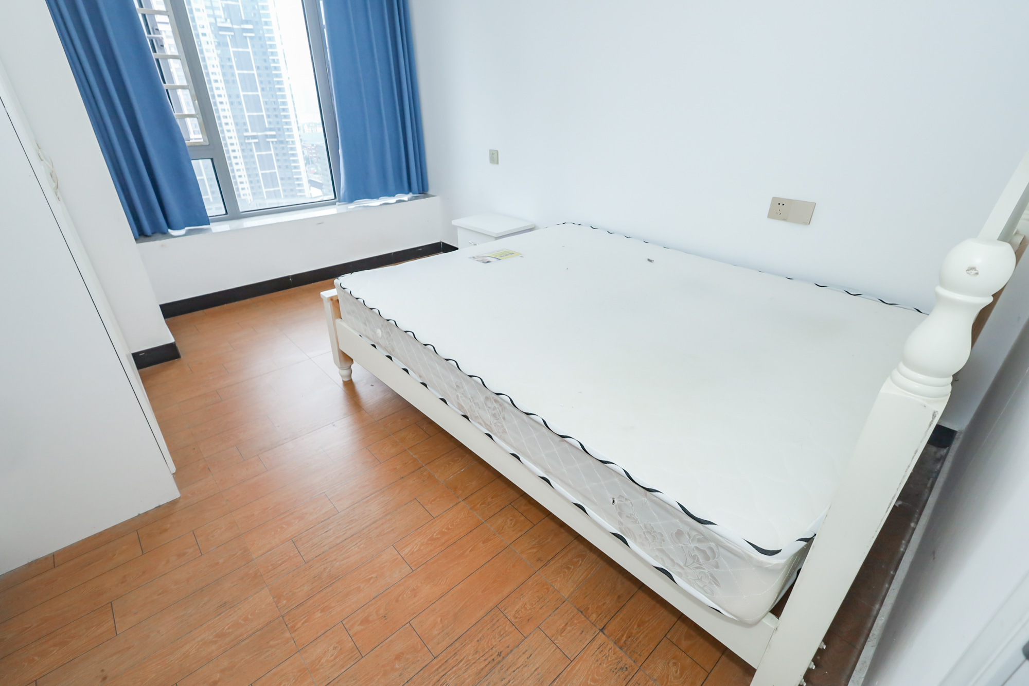 世茂铂翠湾四期(世茂悦享) 3室2厅1卫 125.5万 世茂铂翠湾四期(世茂悦享) 3室2厅1卫 125.5万卧室