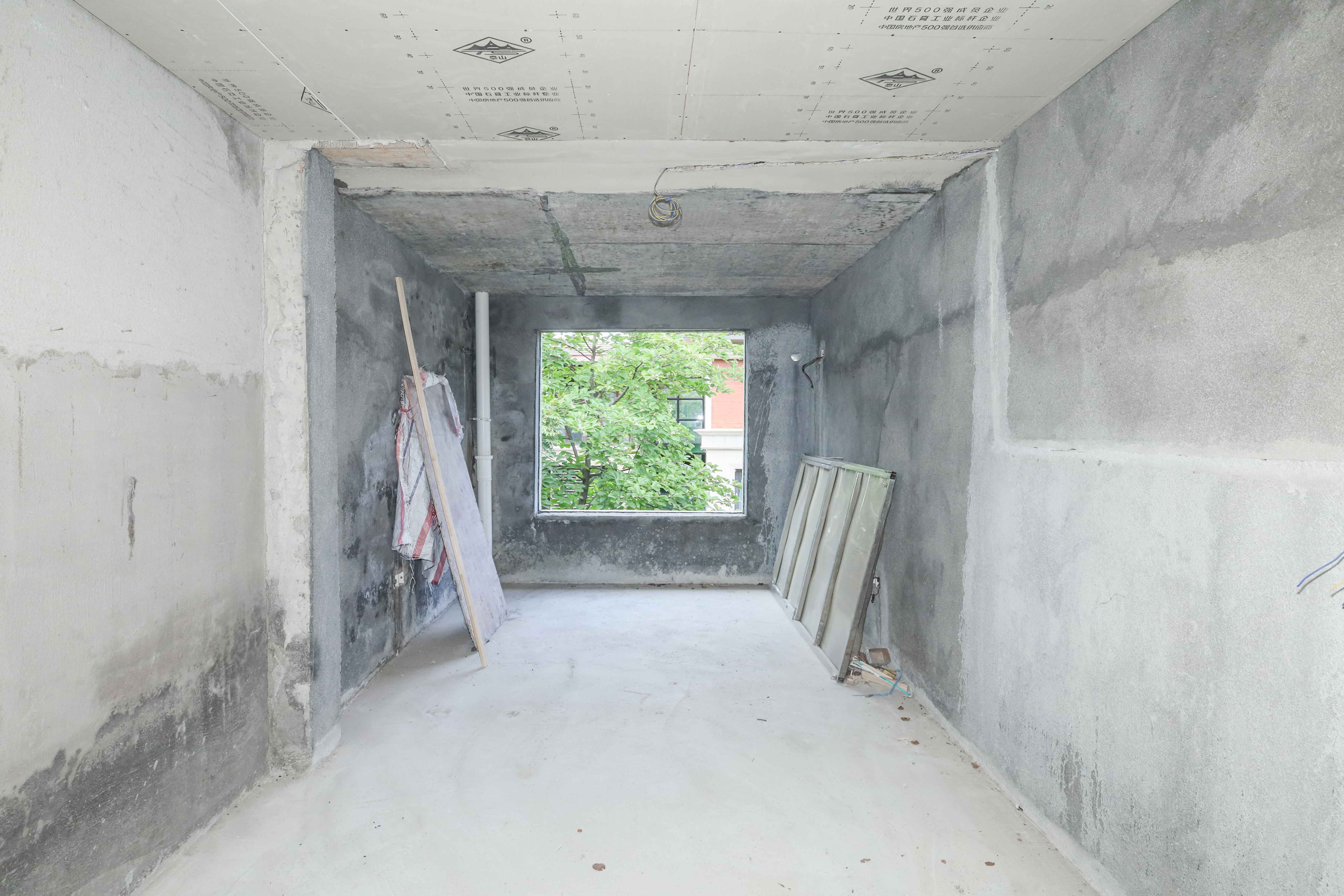 保利麓谷林语G区 5室2厅4卫 420.0万 保利麓谷林语G区 5室2厅4卫 420.0万卧室