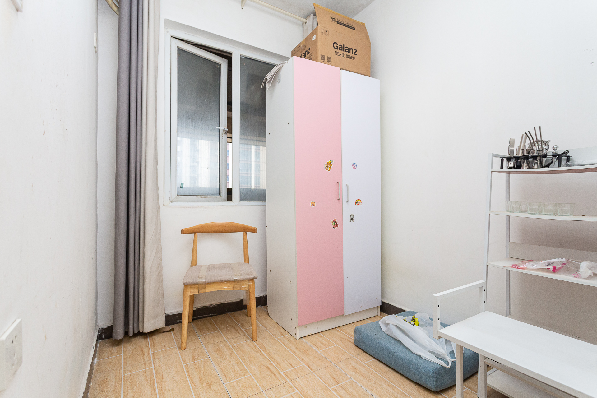 嘉宇银杉(嘉宇西苑) 3室2厅1卫 79.0万 嘉宇银杉(嘉宇西苑) 3室2厅1卫 79.0万卧室