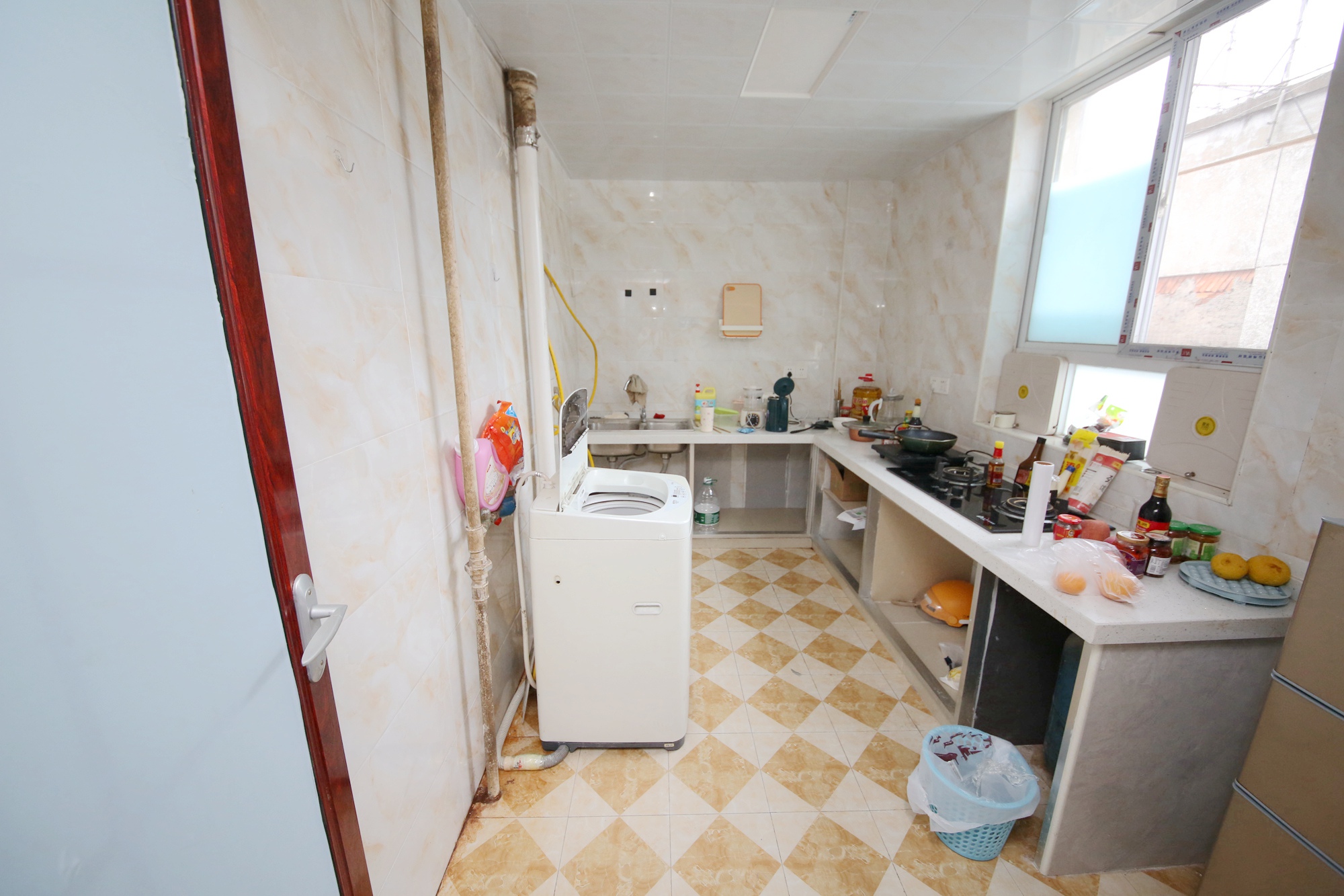 三胞大厦  3室2厅1卫   85.00万厨房