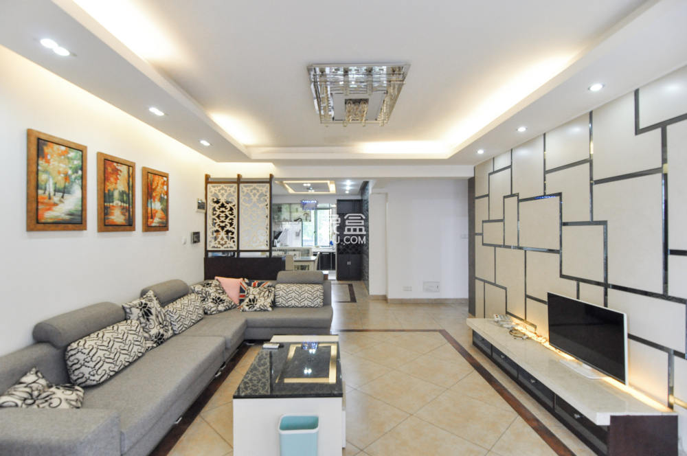 共和世家  3室2厅2卫    228.88万