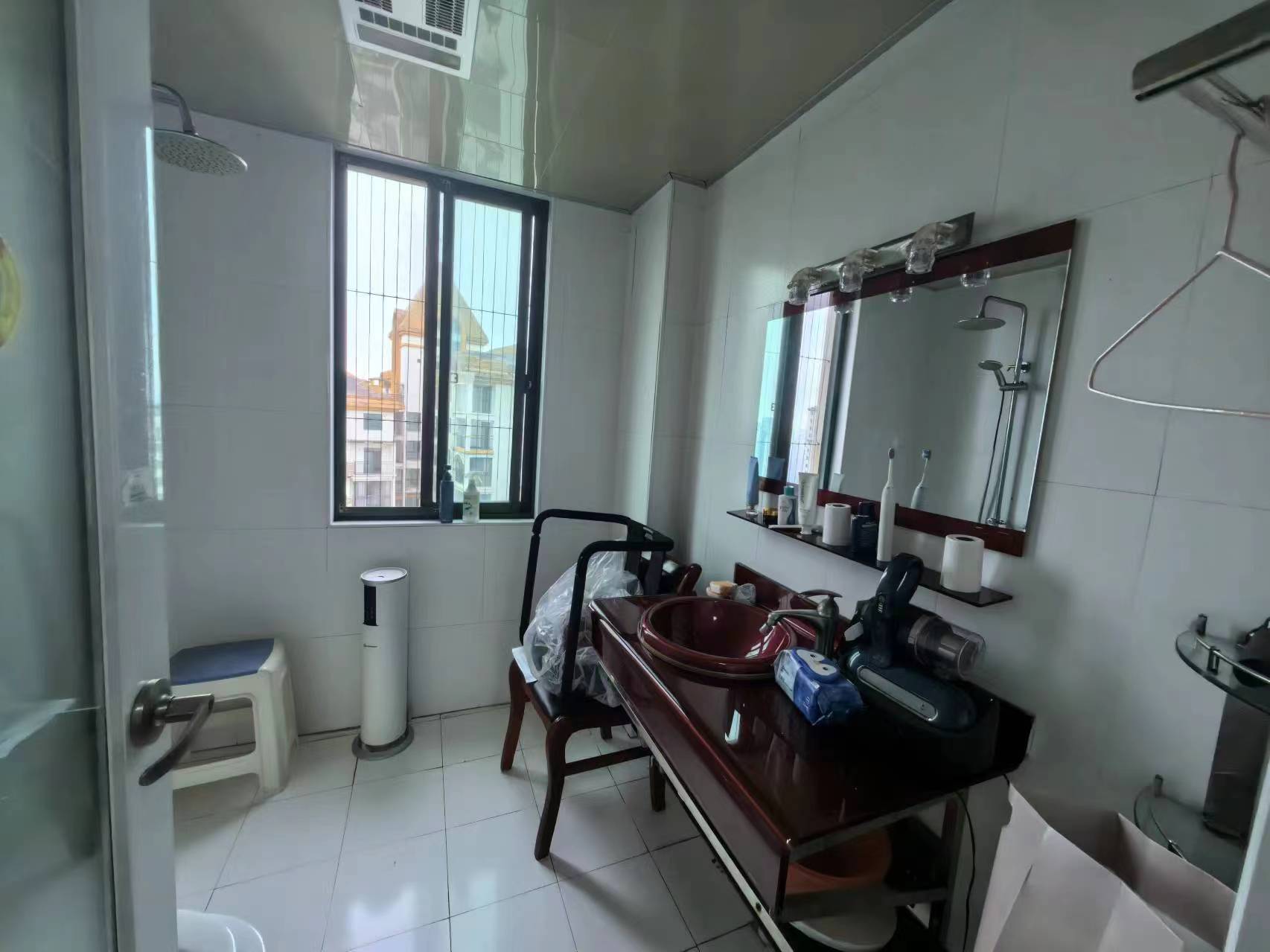 经世皇城 3室2厅2卫 55.0万 经世皇城 3室2厅2卫 55.0万室内图